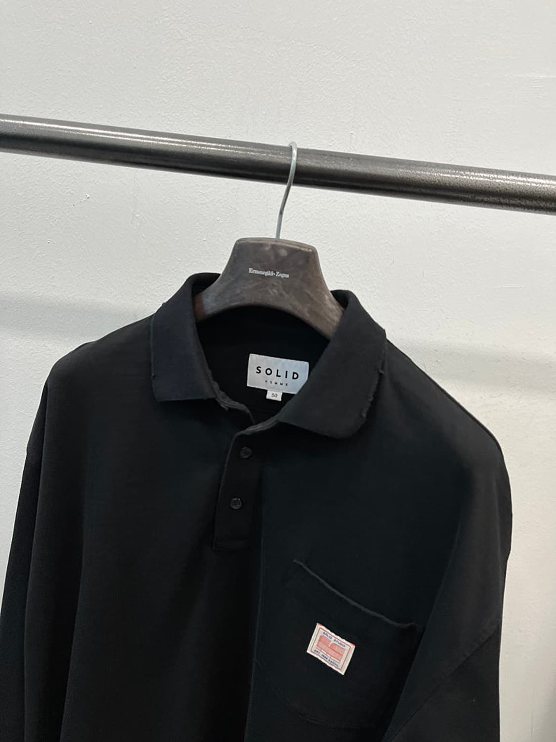 105) 솔리드옴므 25ss 데미지 카라 맨투맨  상품이미지5