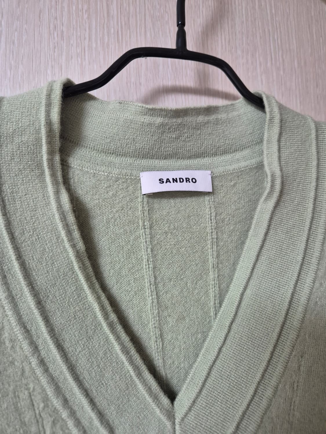 (정품) 산드로 V넥 니트 스웨터  캐시미어니트 23년 상품이미지5