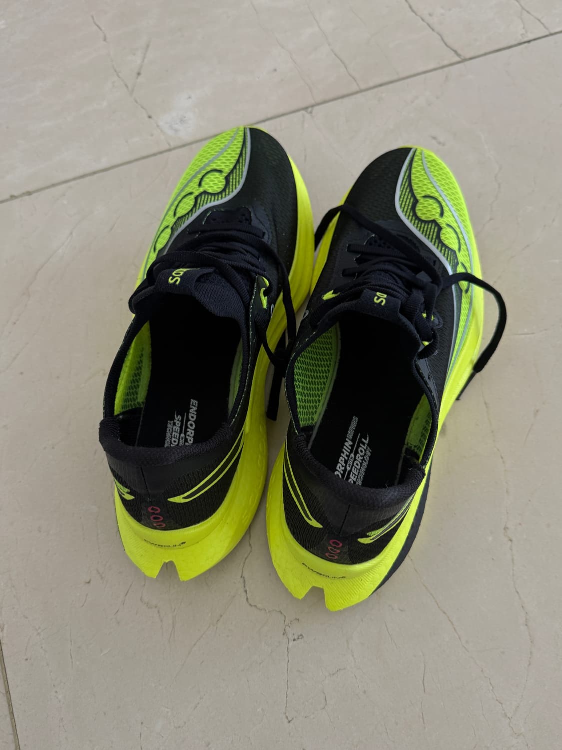 써코니 엔돌핀 프로5 런닝화(260) 상품이미지2