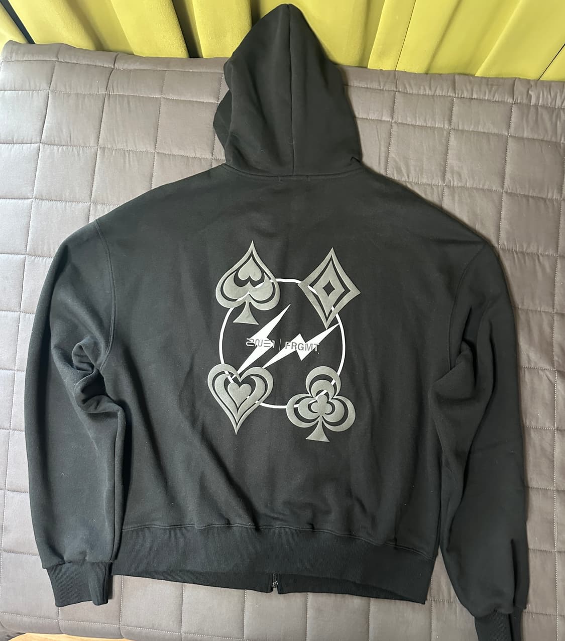 2NE1 x FRGMT 후드 집업 상품이미지2