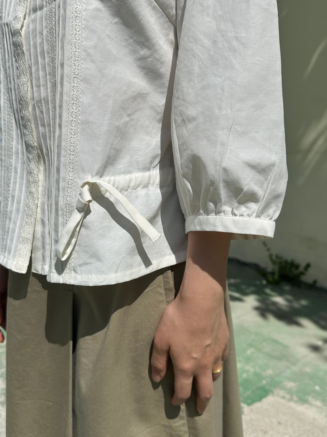 아이보리 레이스 프릴 블라우스 상품이미지4