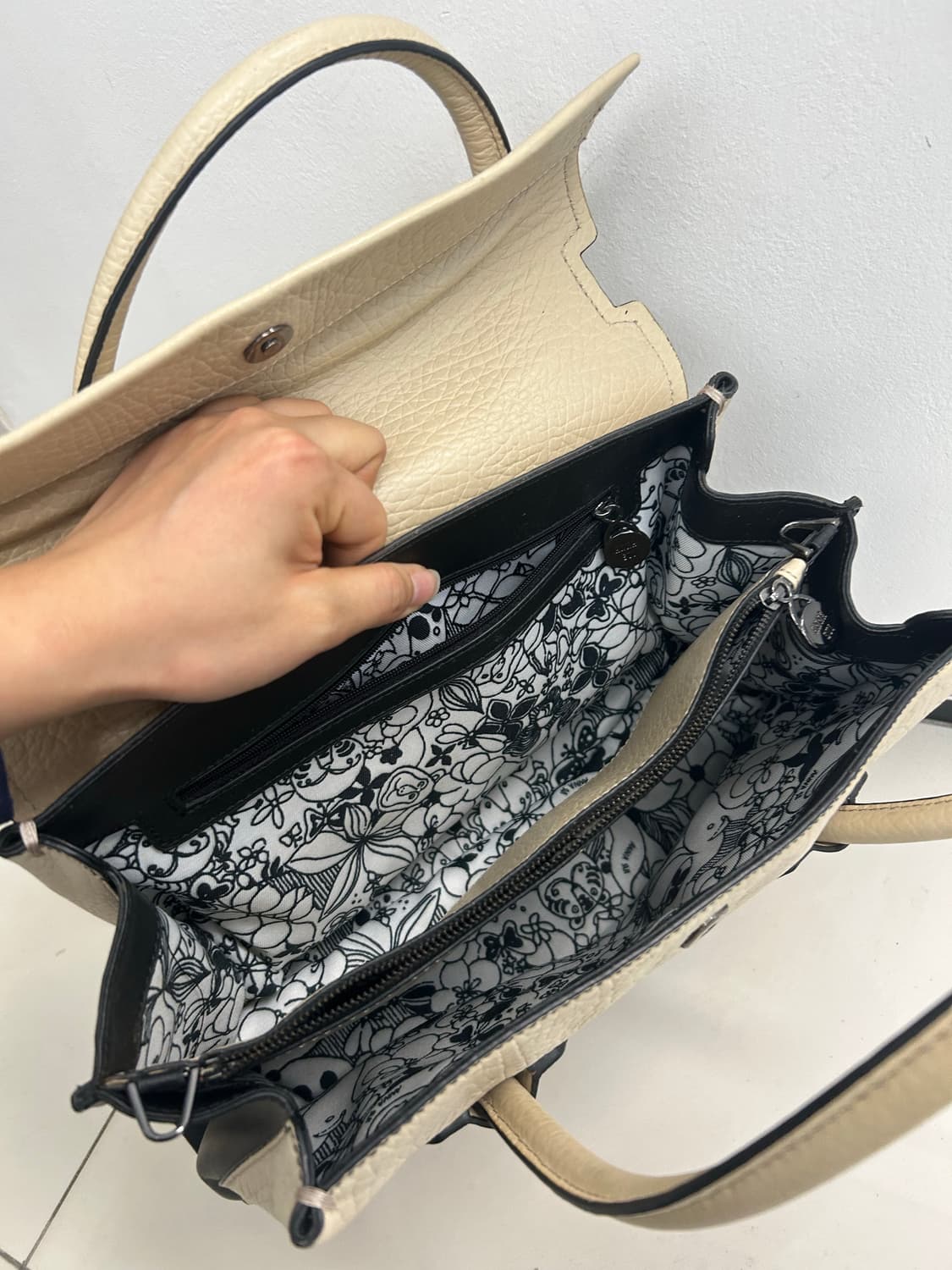 안나수이 레더토트백 크로스백 상품이미지7