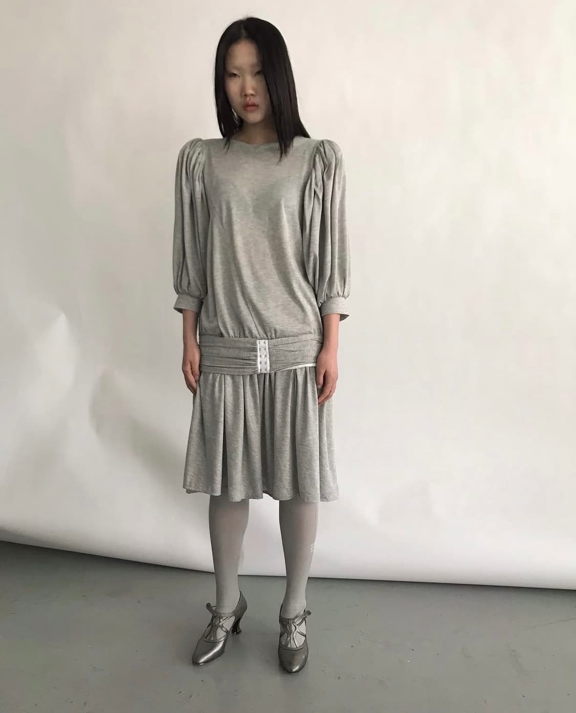 에옹쓰 Art Nouveau Dress - gray 상품이미지1