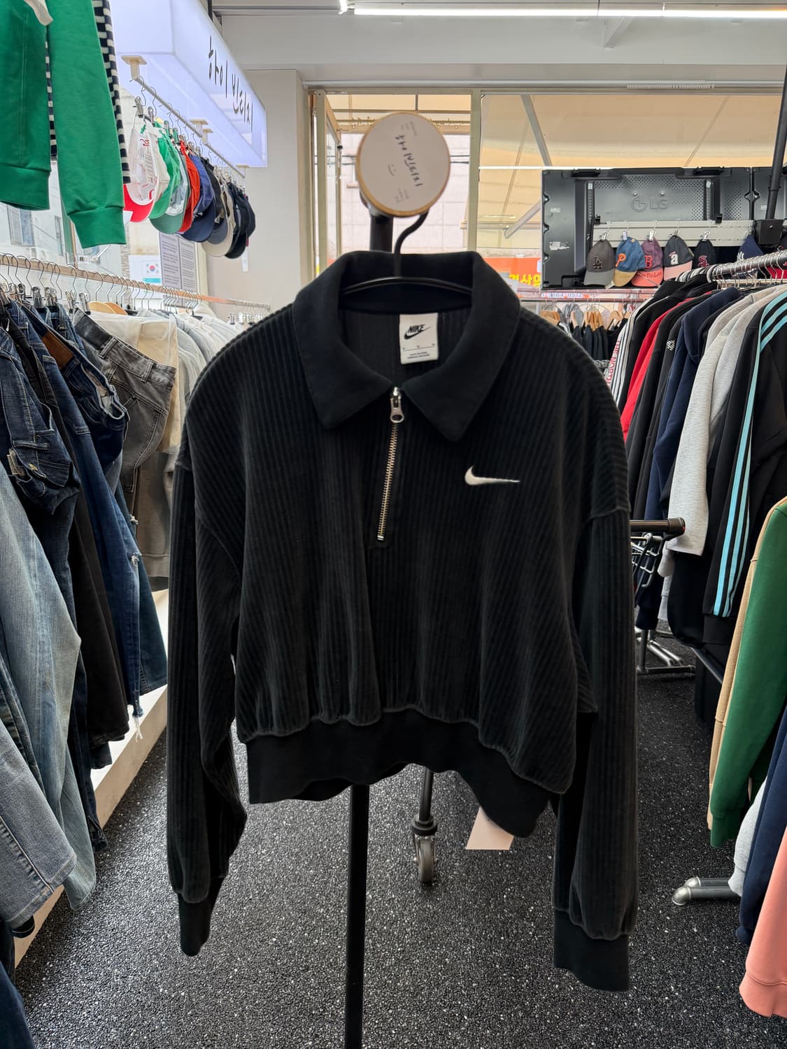 나이키 코듀로이 반집업 크롭탑 상품이미지1