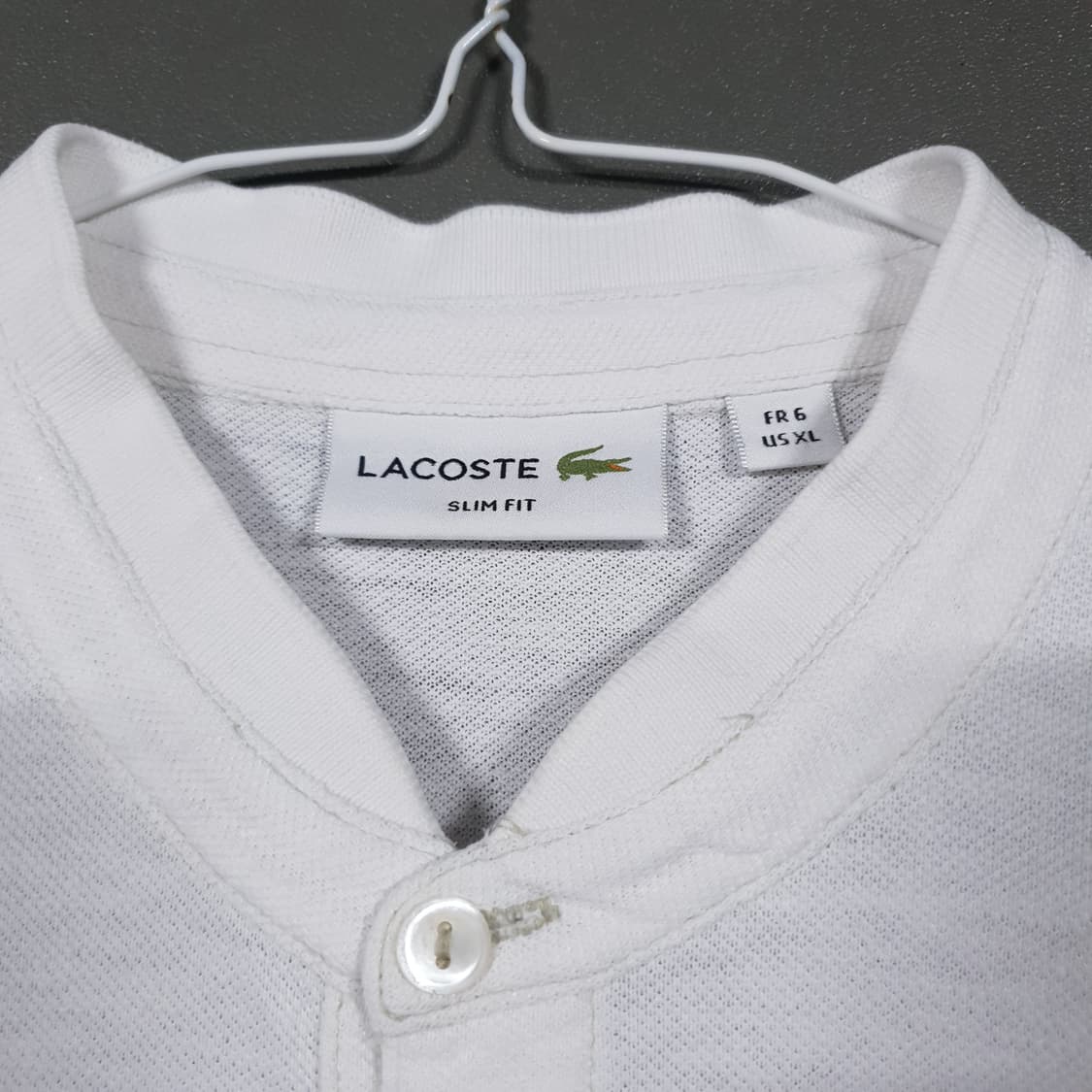 110) 라코스테 남성 헨리넥 변형 반팔 카라티 폴로 셔츠 화이트 슬림핏 상품이미지6