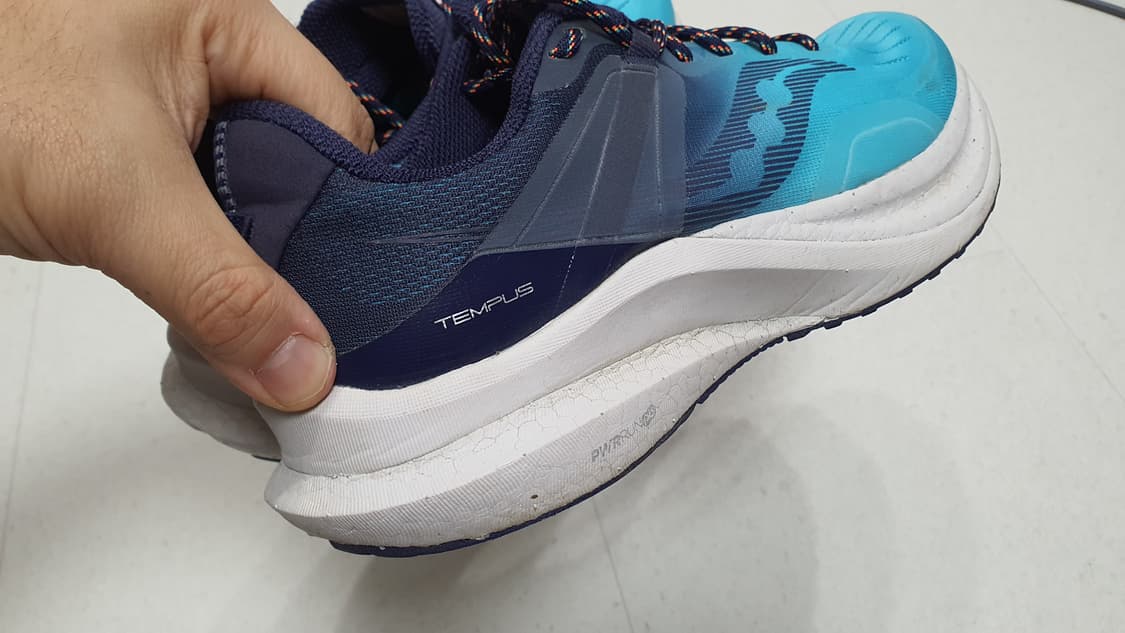 써코니 템퍼스 런닝화 265 상품이미지7