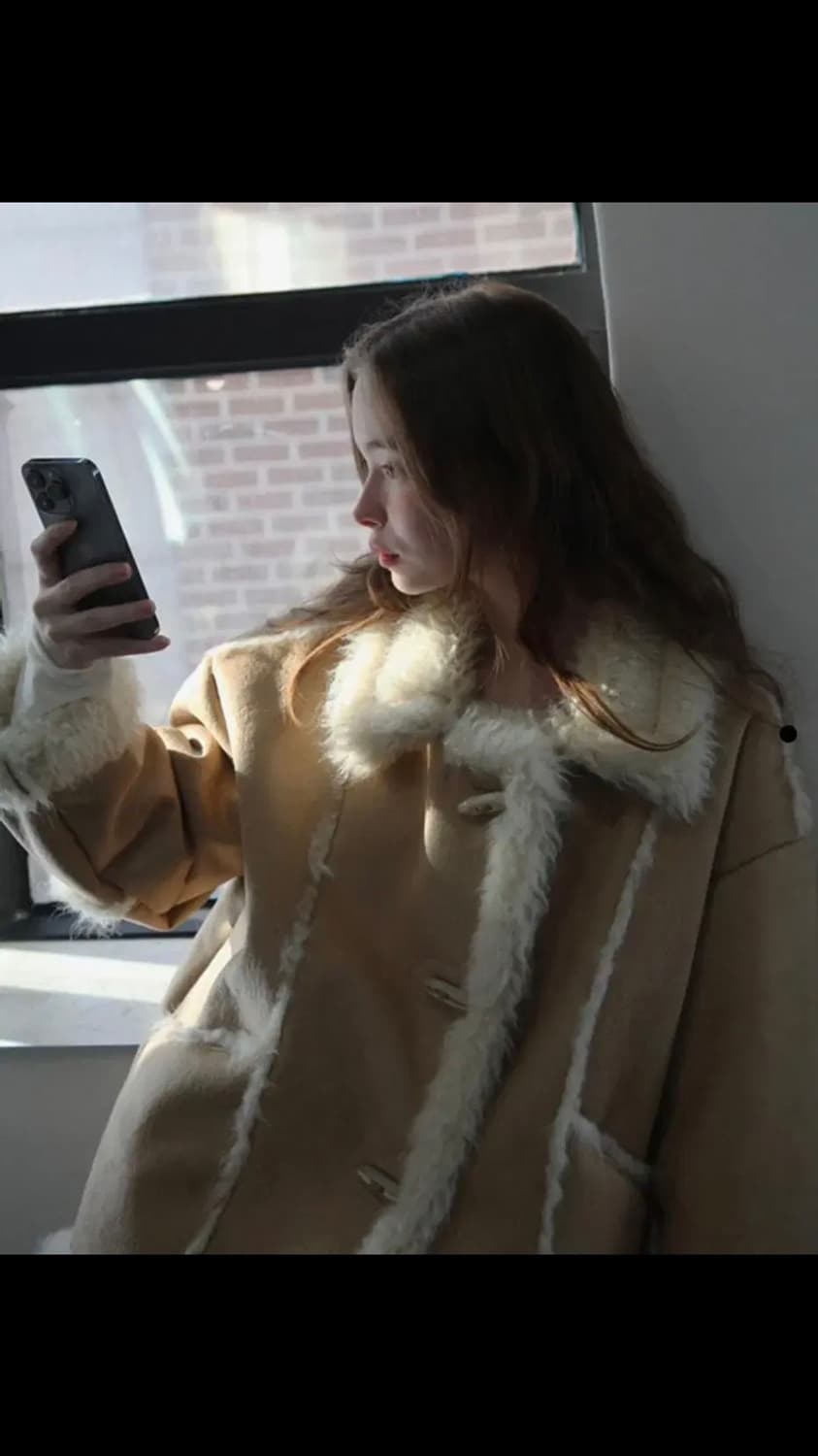 소프트서울 리버시블 크랙 무스탕 자켓 상품이미지1