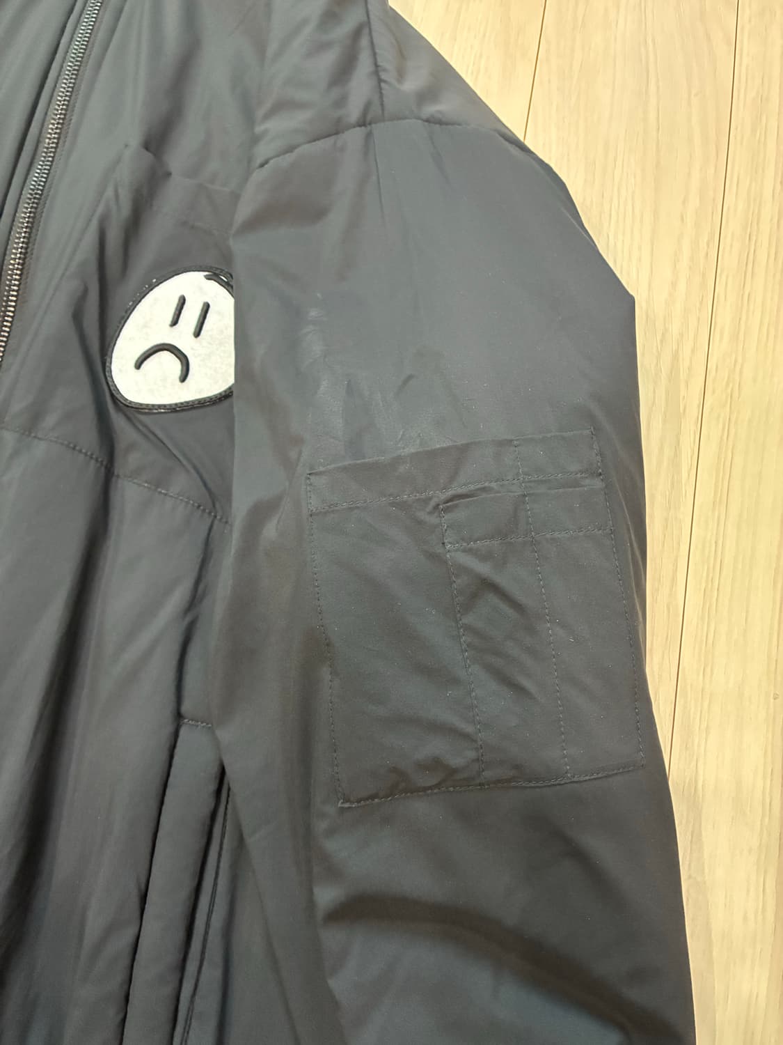 Être Cécile 에뜨레세실 새드페이스 패치 오버사이즈 봄버 재킷 S 상품이미지6