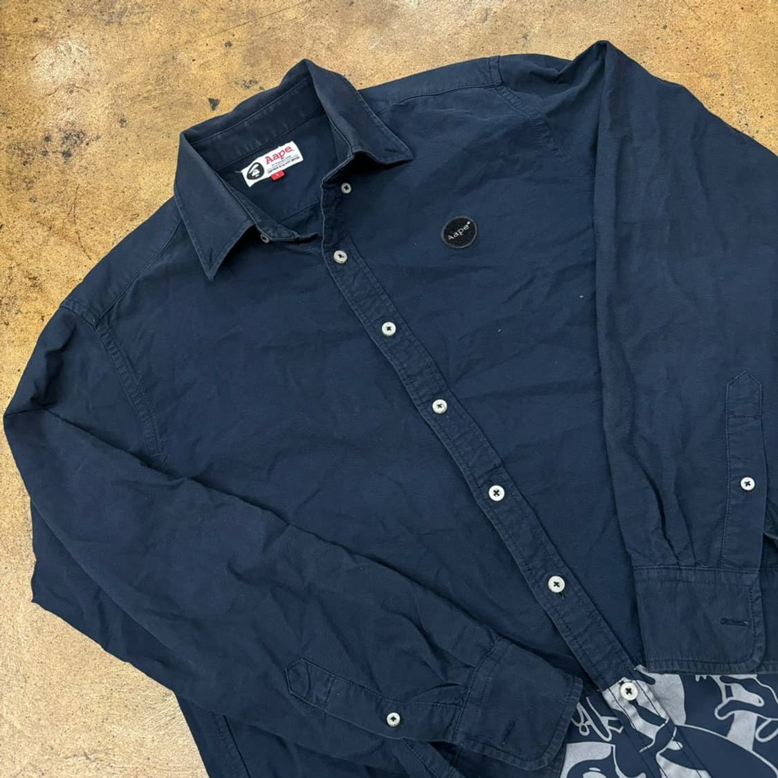 에이프 네이비 언더 디테일 레어 셔츠  상품이미지1