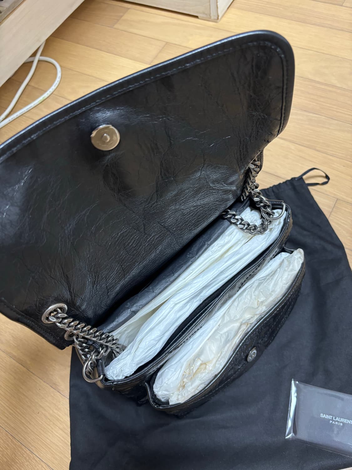 생로랑 니키백 미듐 블랙 상품이미지6