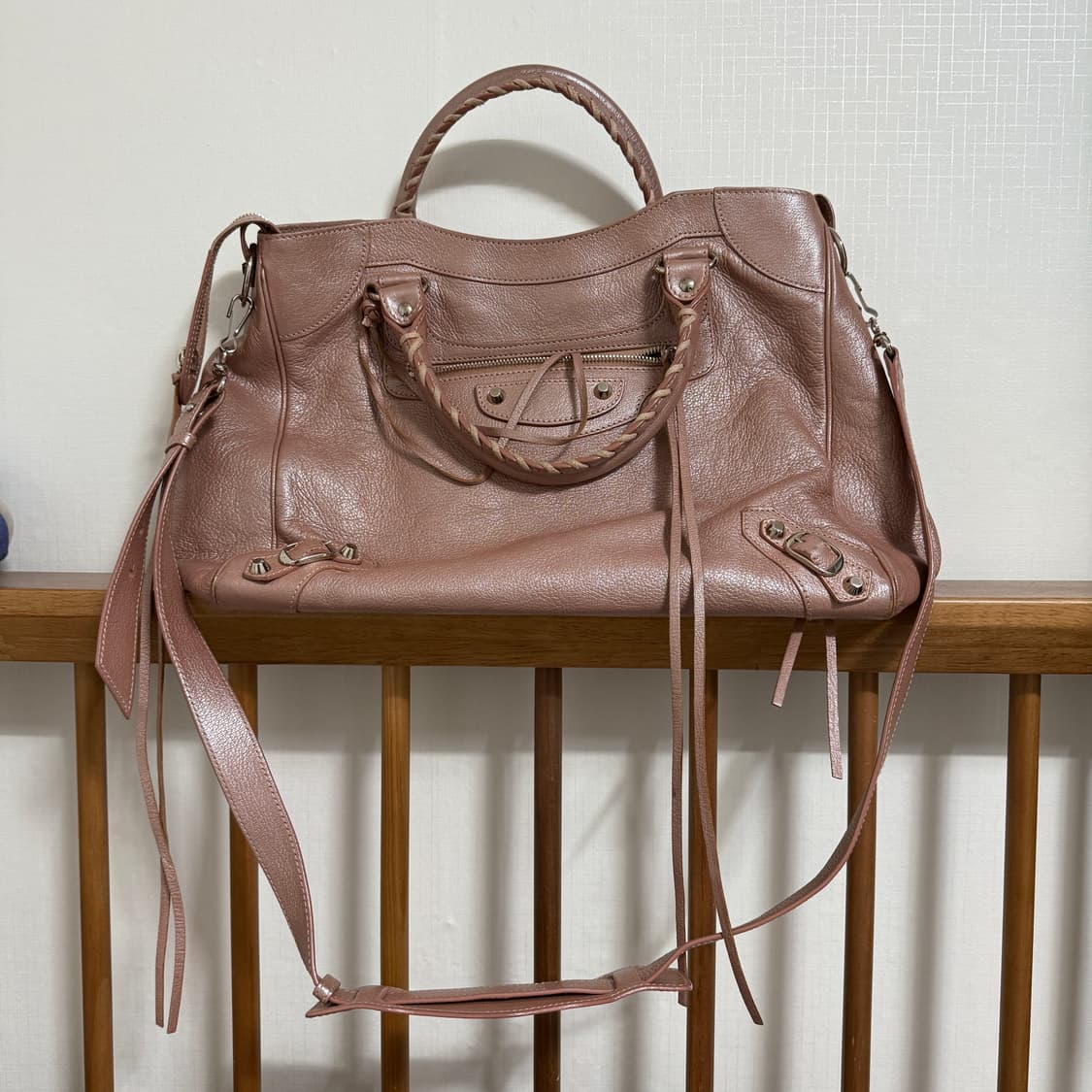 발렌시아가 모터백 m 희귀매물 펄핑크 상품이미지1