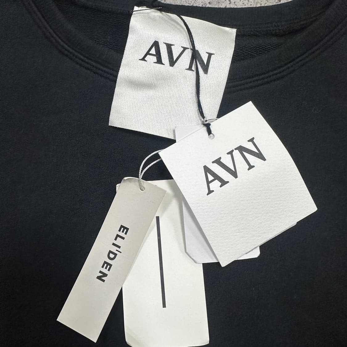 ✨ (새상품) AVN 에이브이엔 사이드 끈 레이어드 여성 민소매 티 상품이미지3