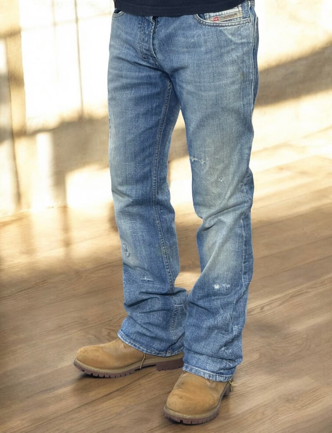 디젤 자티니 워싱 플레어 부츠컷 데님팬츠 상품이미지3