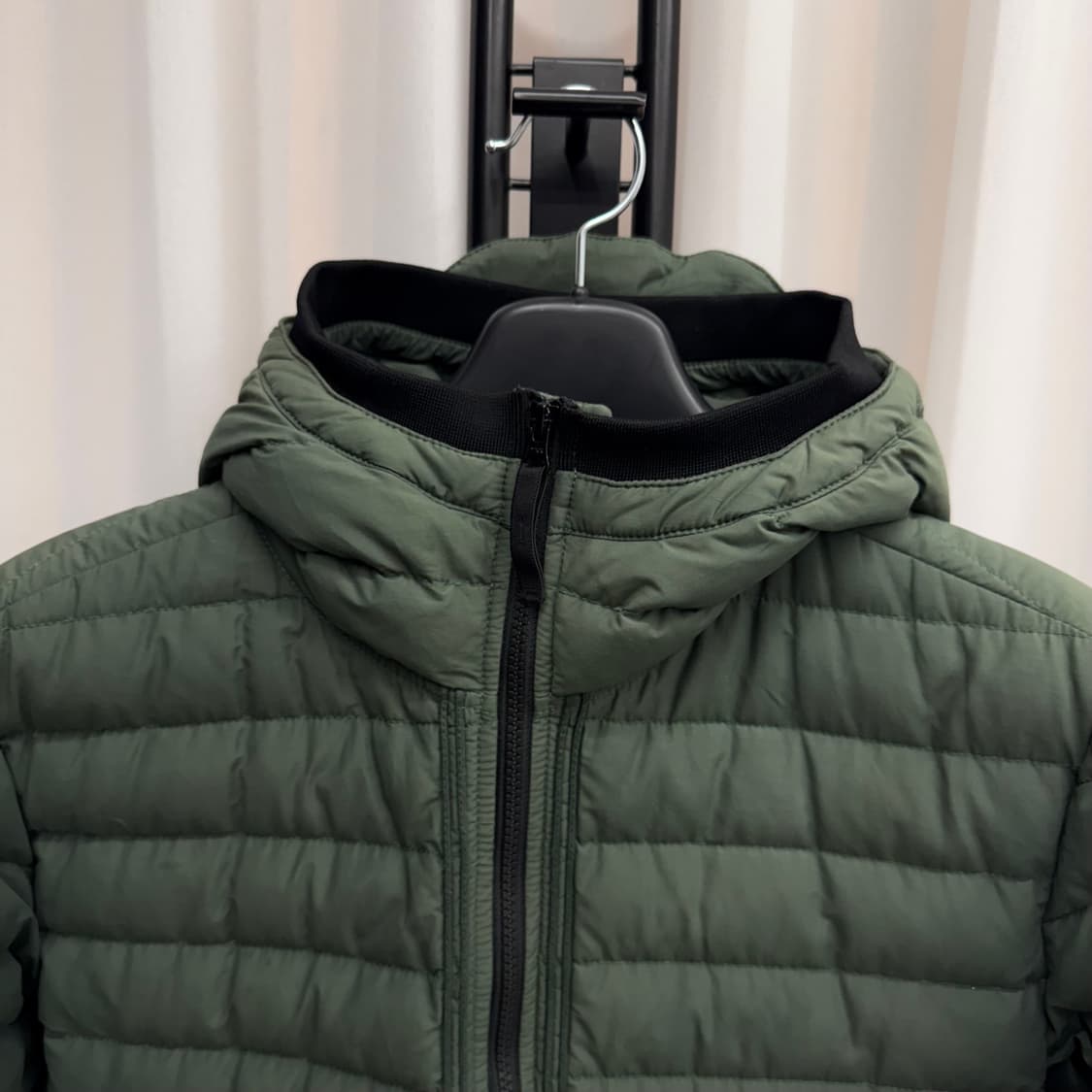 [L] 스톤아일랜드 나일론 텔라 후드 경량패딩 상품이미지2