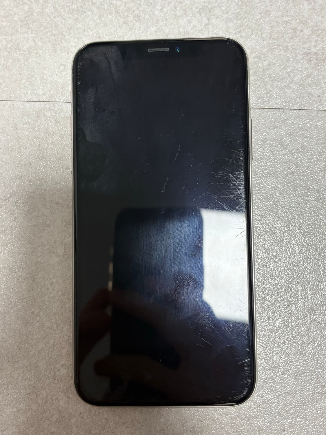 아이폰 xs 64GB 실버 상품이미지2