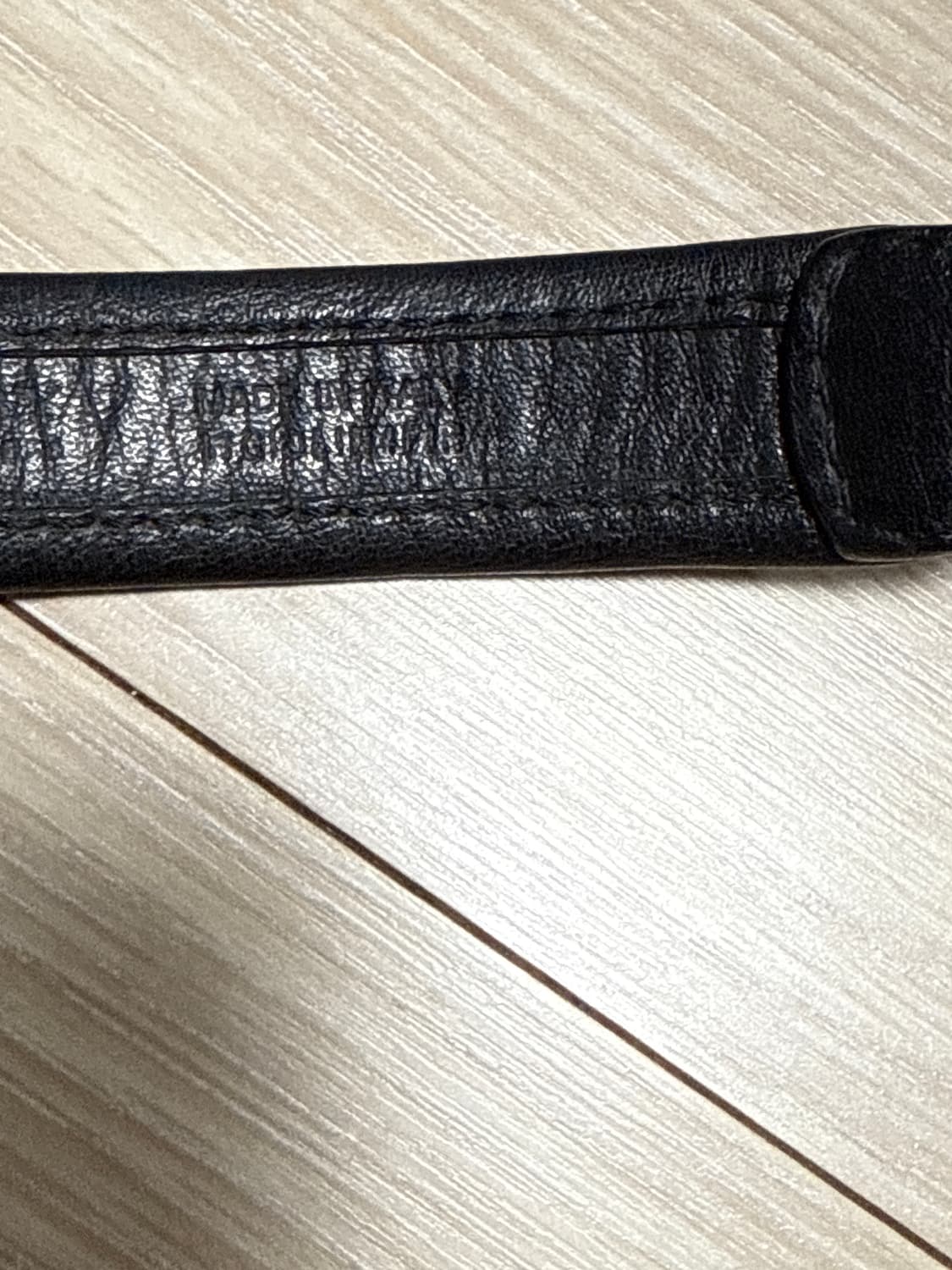 버버리 남여공용 골드컬러 지퍼디테일 레더 벨트 블레이슬릿 상품이미지5