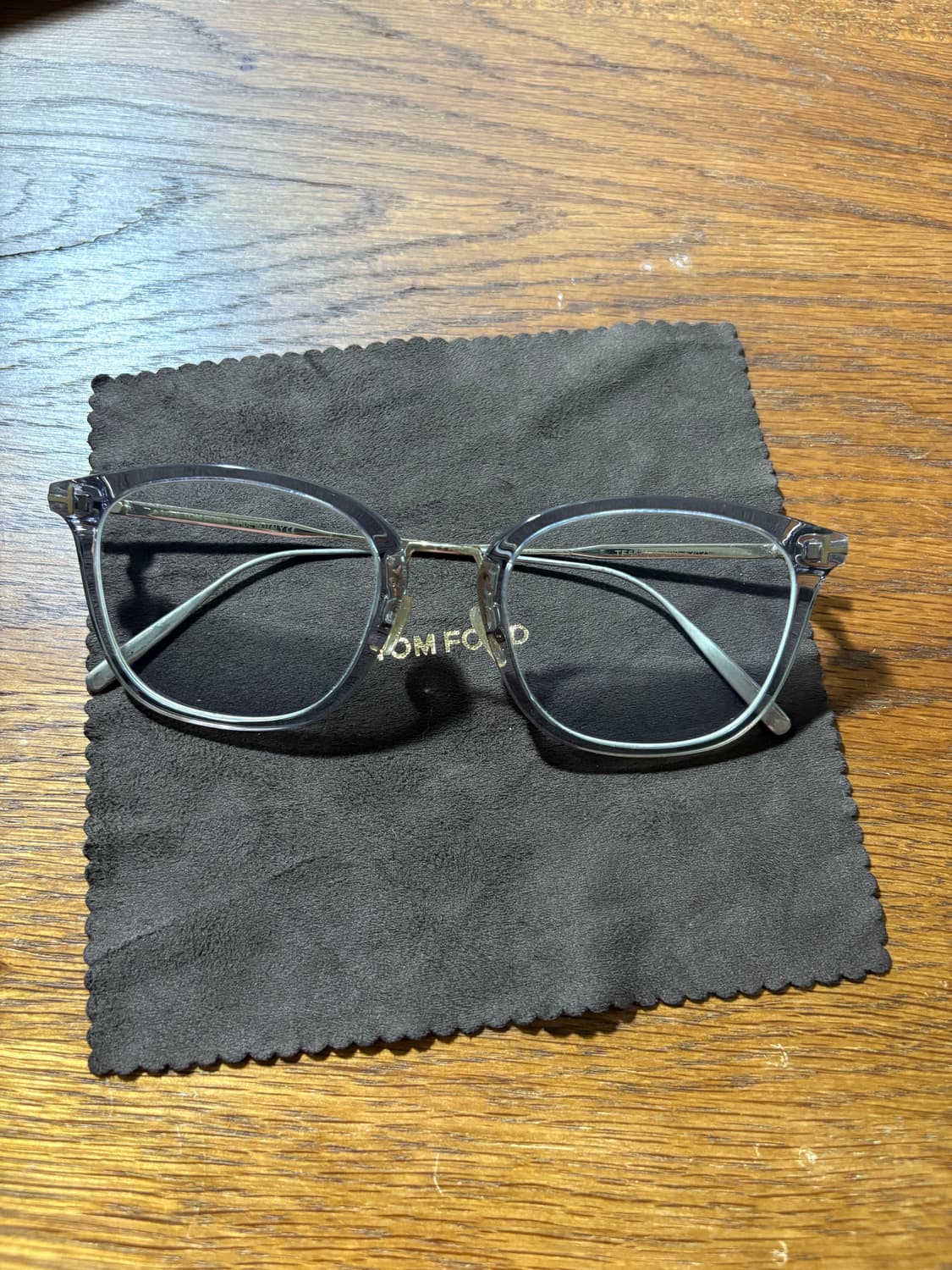 톰포드 투명 뿔테 안경 상품이미지1
