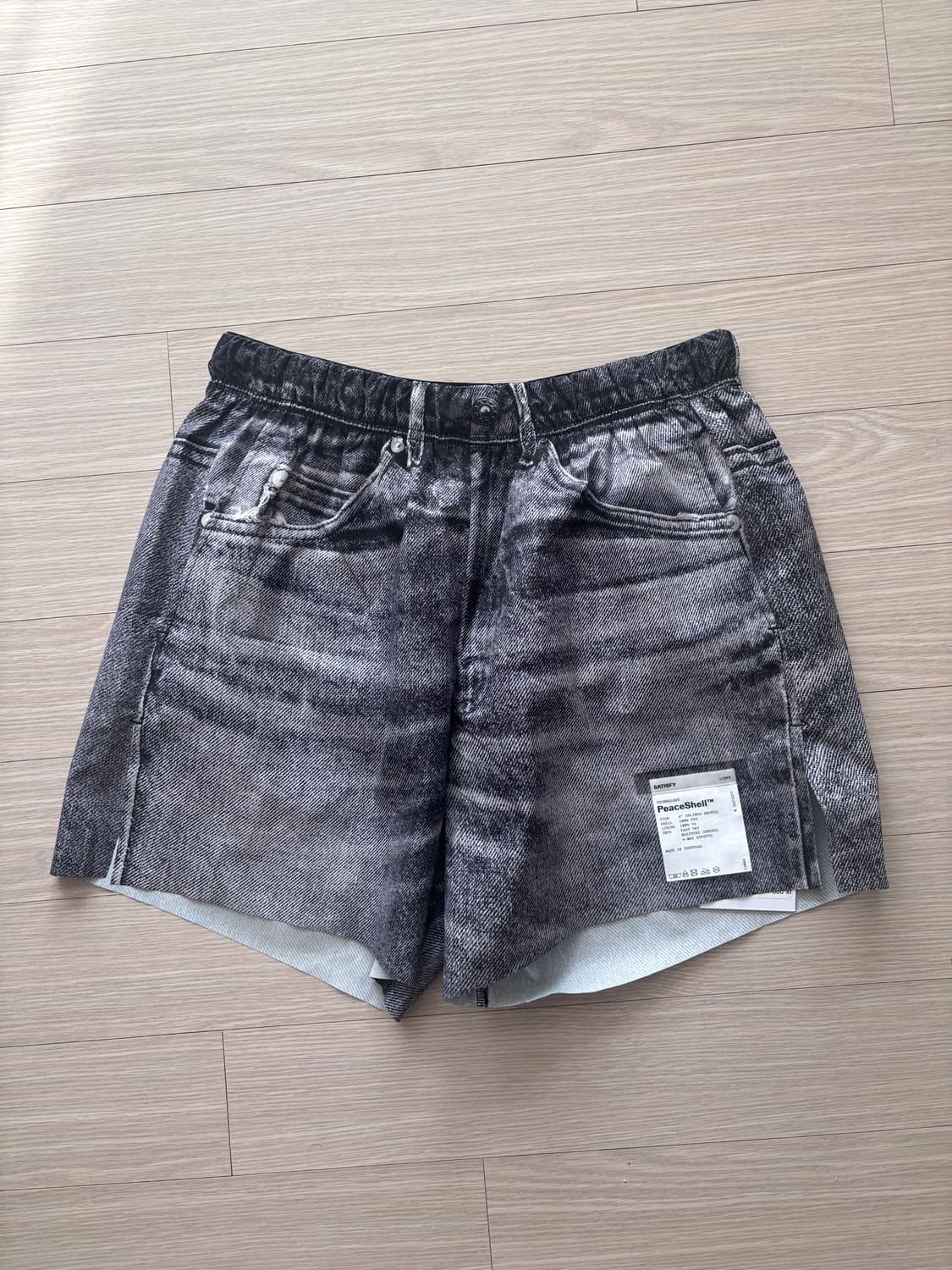 Satisfy 새티스파이 피스쉘 5인치 언라인드 쇼츠 블랙 데님 S 상품이미지1