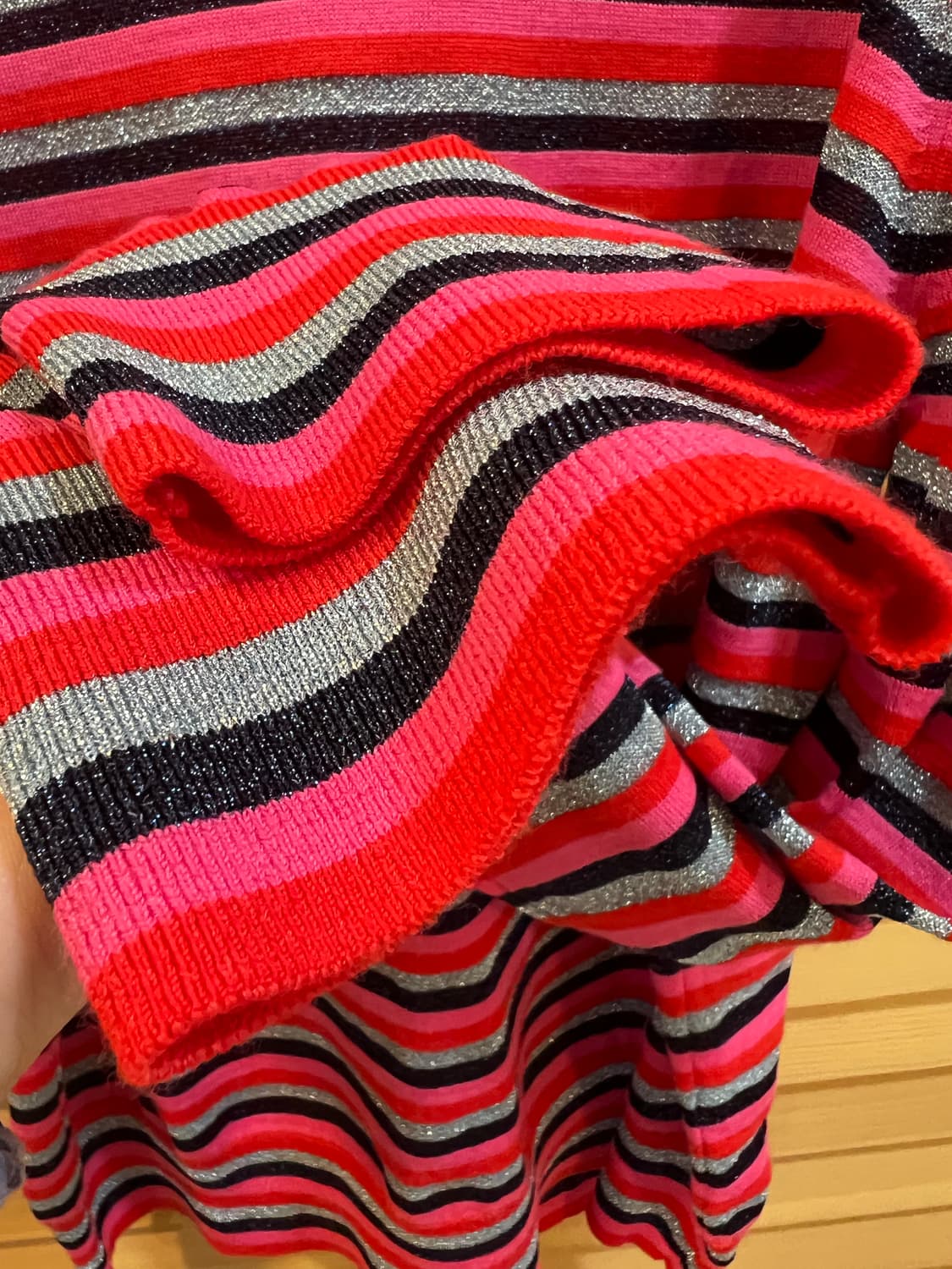 럭키슈에뜨 여성 핑크 스트라이프 글리터니트 상품이미지4