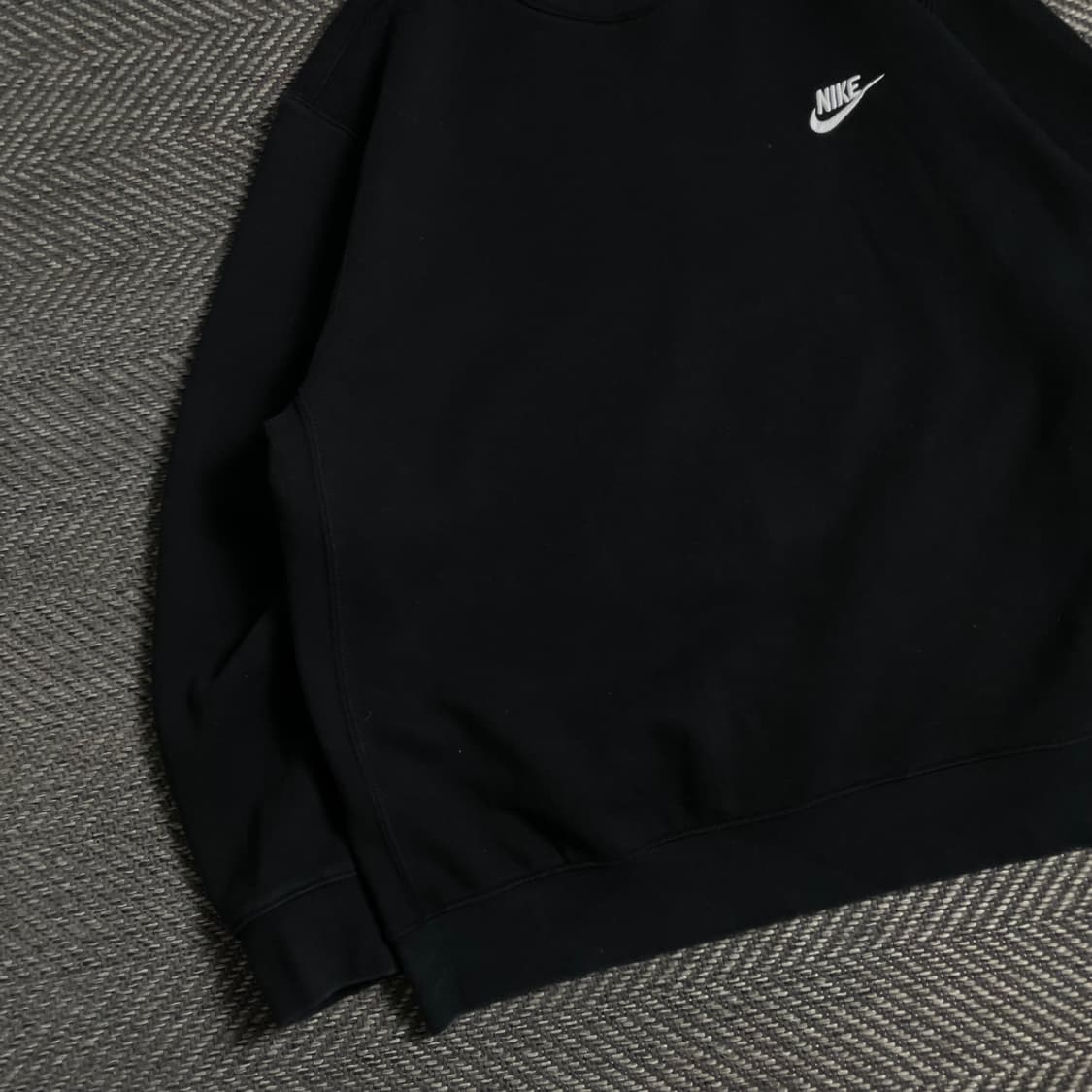 나이키 자수로고 박시핏 라운드 맨투맨 블랙y 4866 상품이미지4