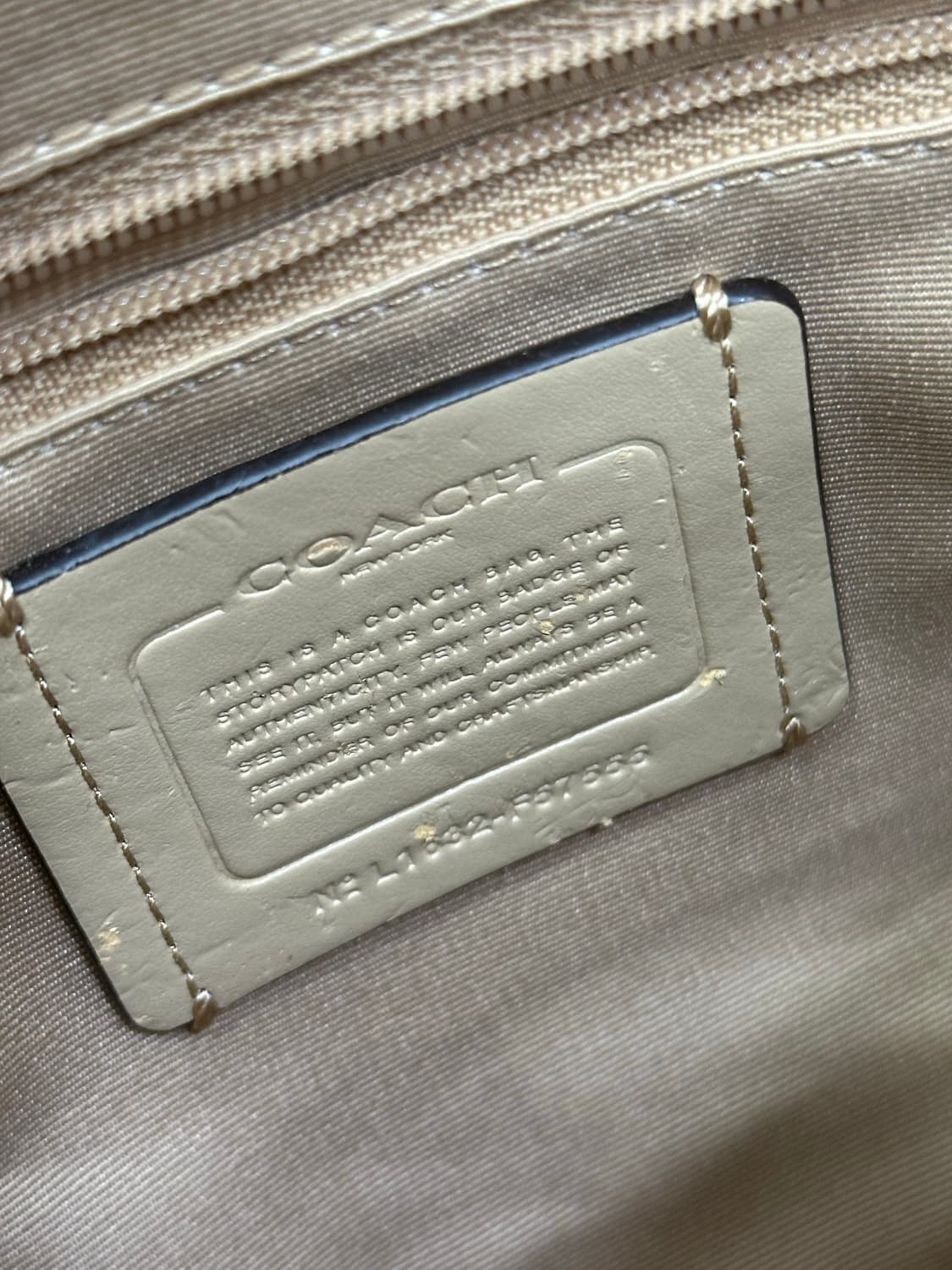 코치 미니 크로스백 상품이미지8