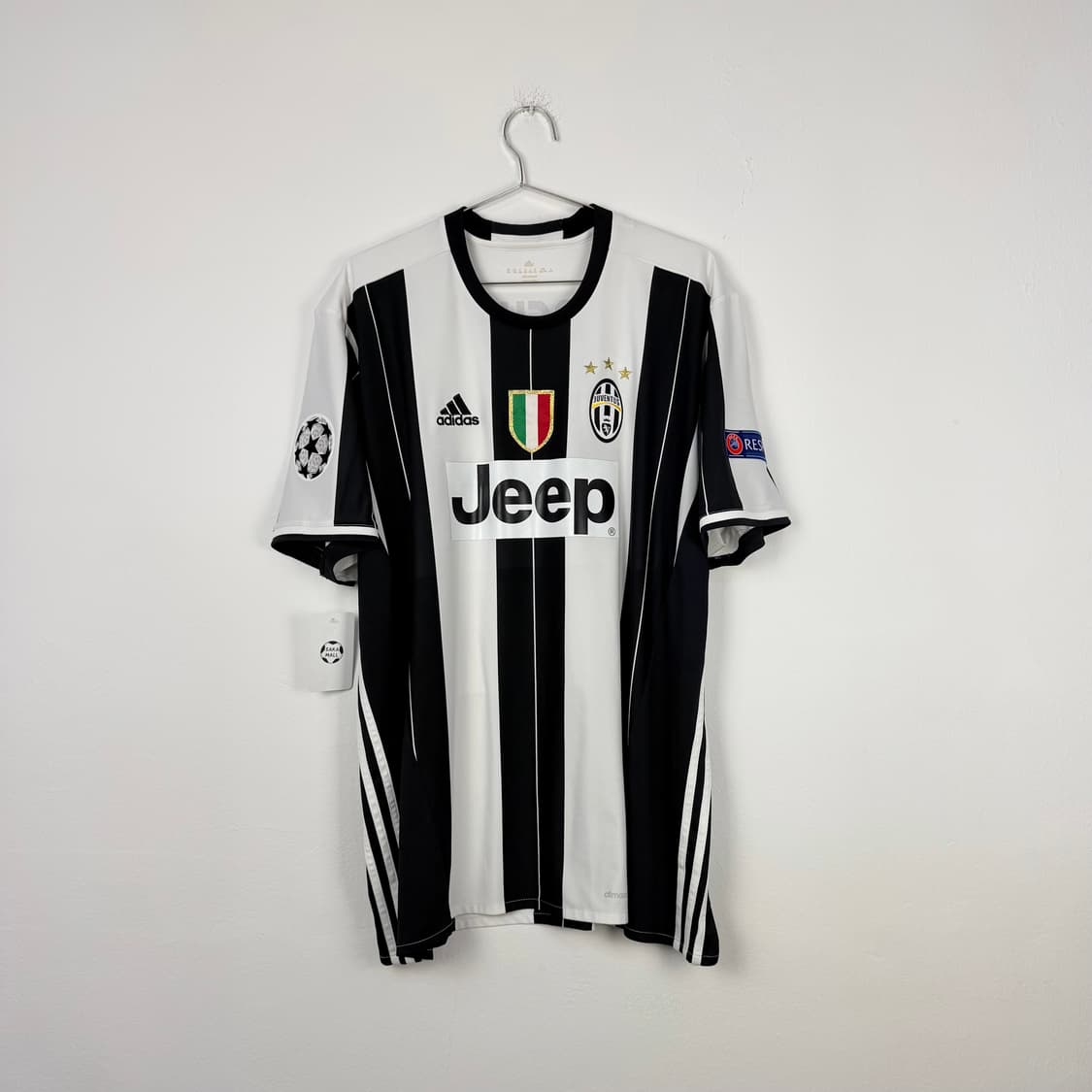 16-17 유벤투스 홈 마르키시오 유니폼 상품이미지5