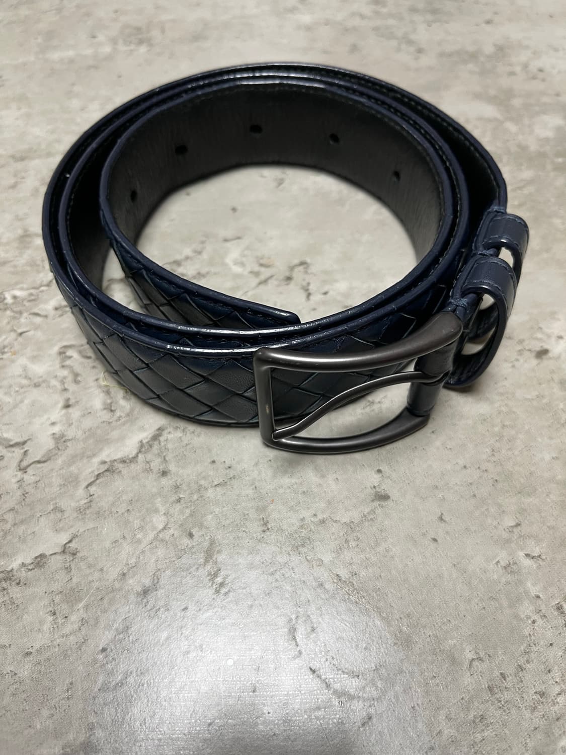 보테가 베네타 남성 네이비 벨트 32M 정품 상품이미지1