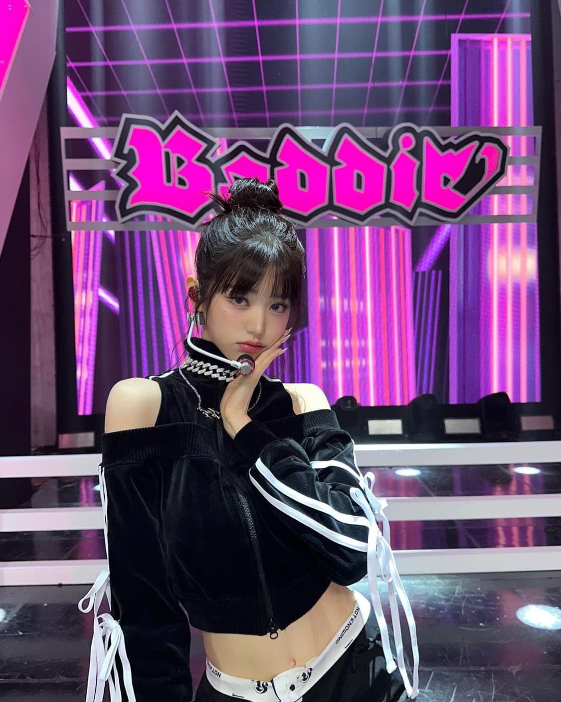 [장원영 착용] 낫노잉 벨벳 리본 투웨이 트랙탑 상품이미지1