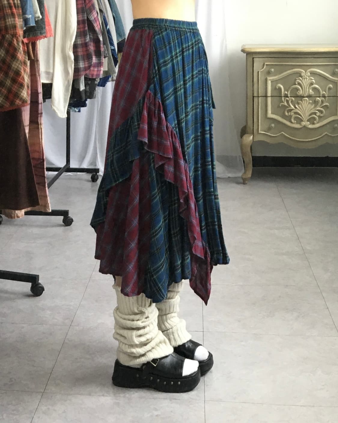 Unbalanced check pattern skirt 상품이미지5