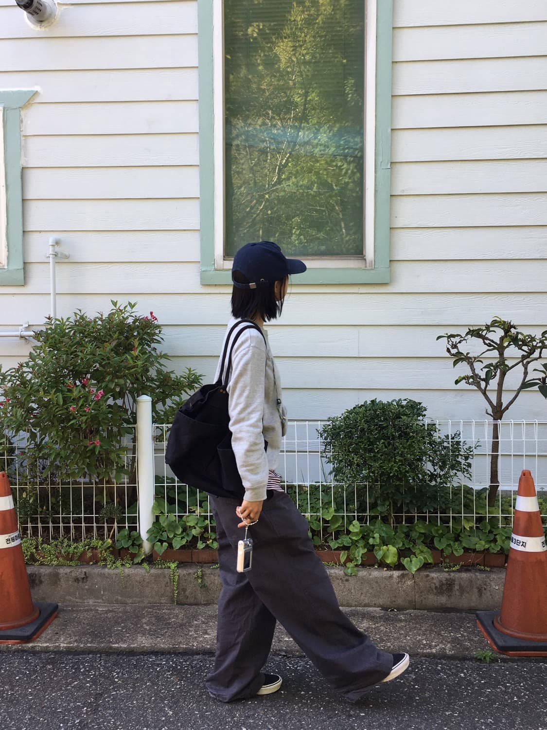 Ne-net camera sweatshirt 상품이미지2