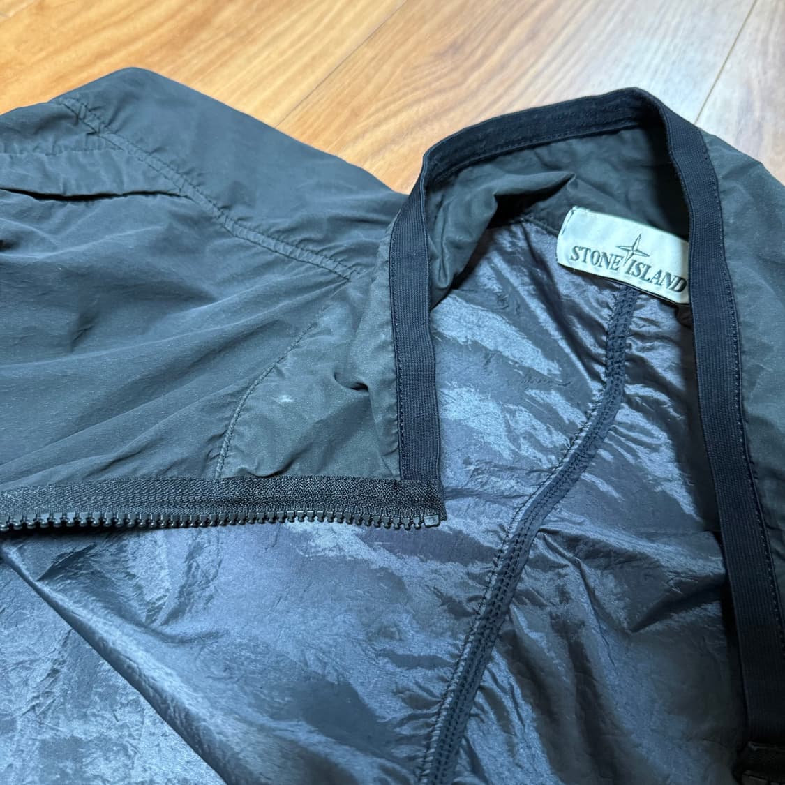 [L] 스톤아일랜드 라미 벨루어 바람막이 상품이미지7