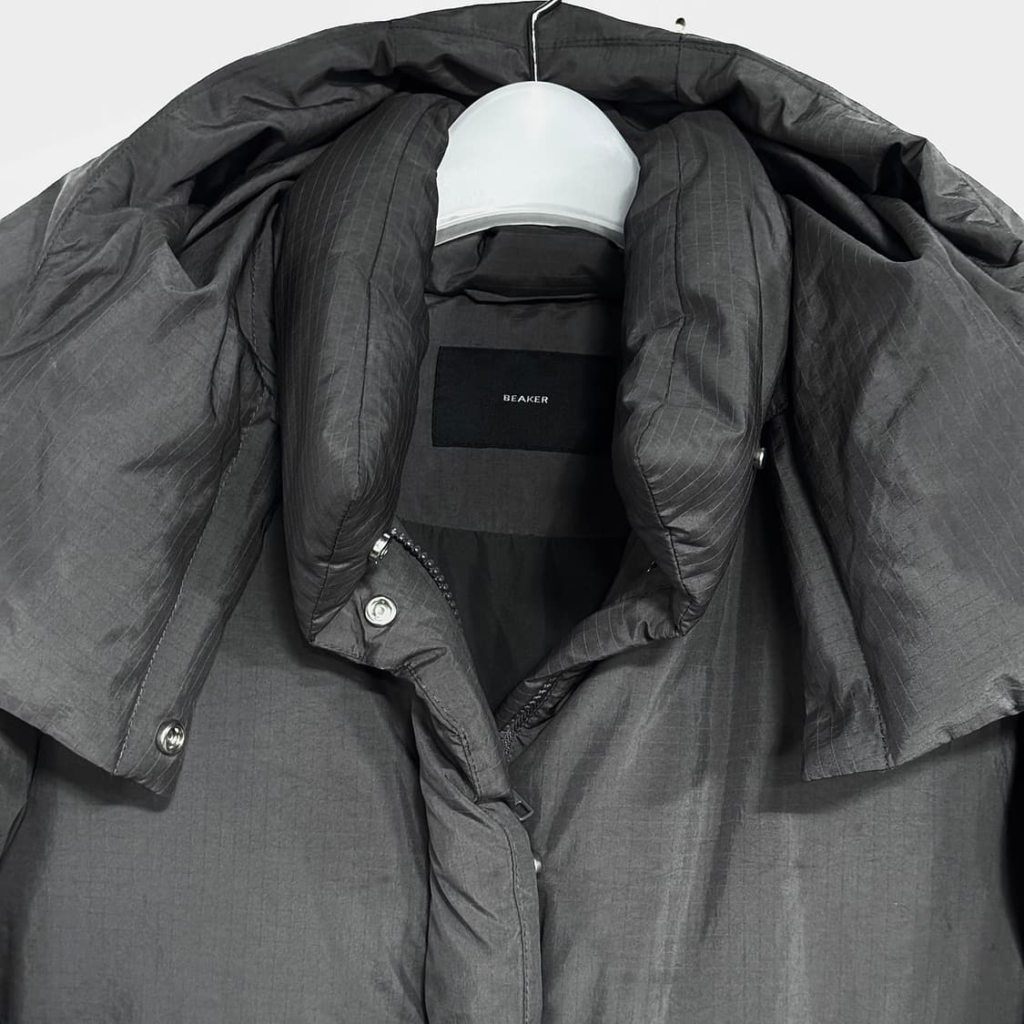 비이커 후드 다운 패딩 점퍼 상품이미지2