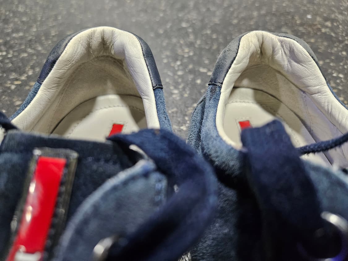 프라다 PRADA 네이비 스웨이드 스니커즈 6.5사이즈 (약 260mm) 상품이미지3