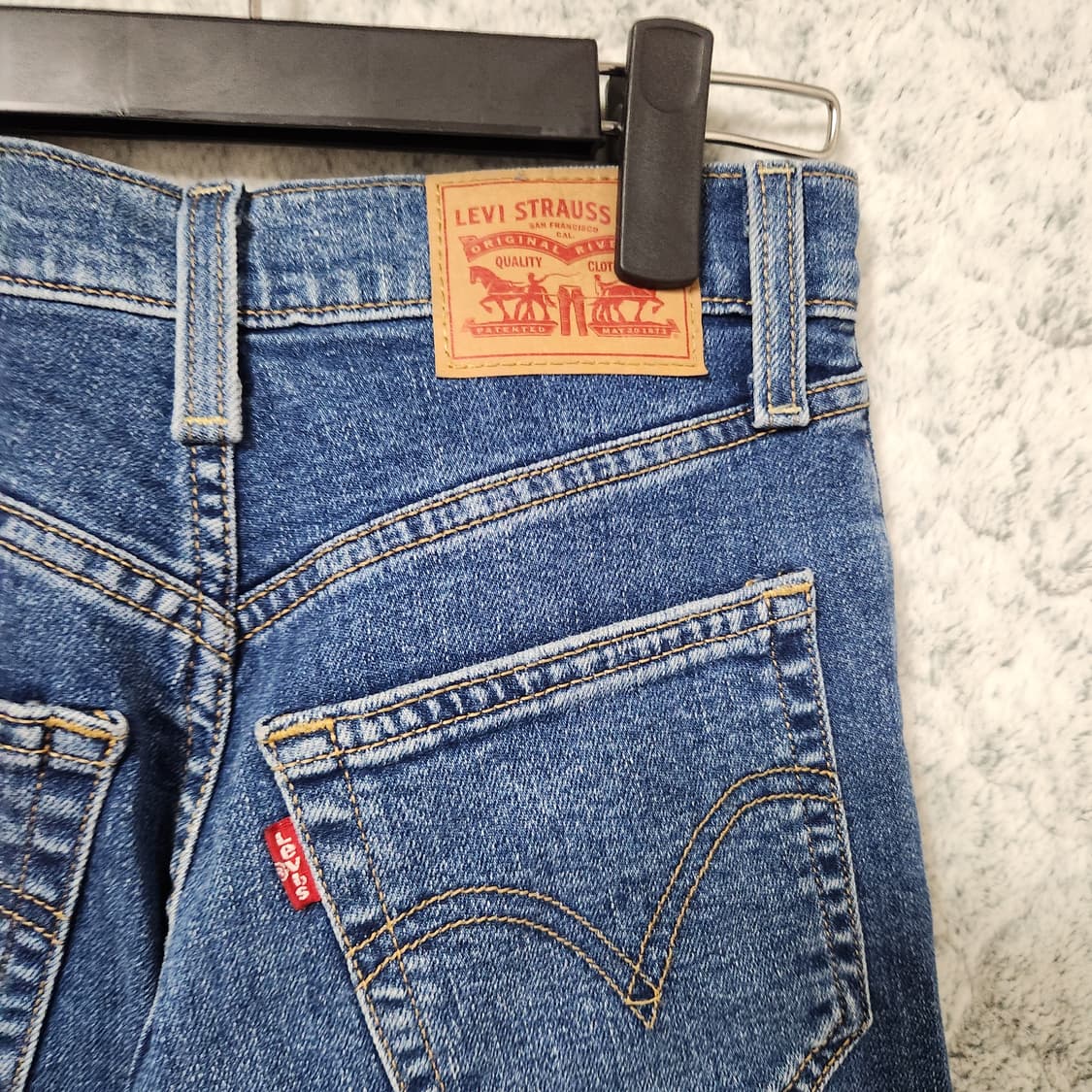 J143 [24] 리바이스 Ribcage 스트레이트 앵클 청바지
 상품이미지4