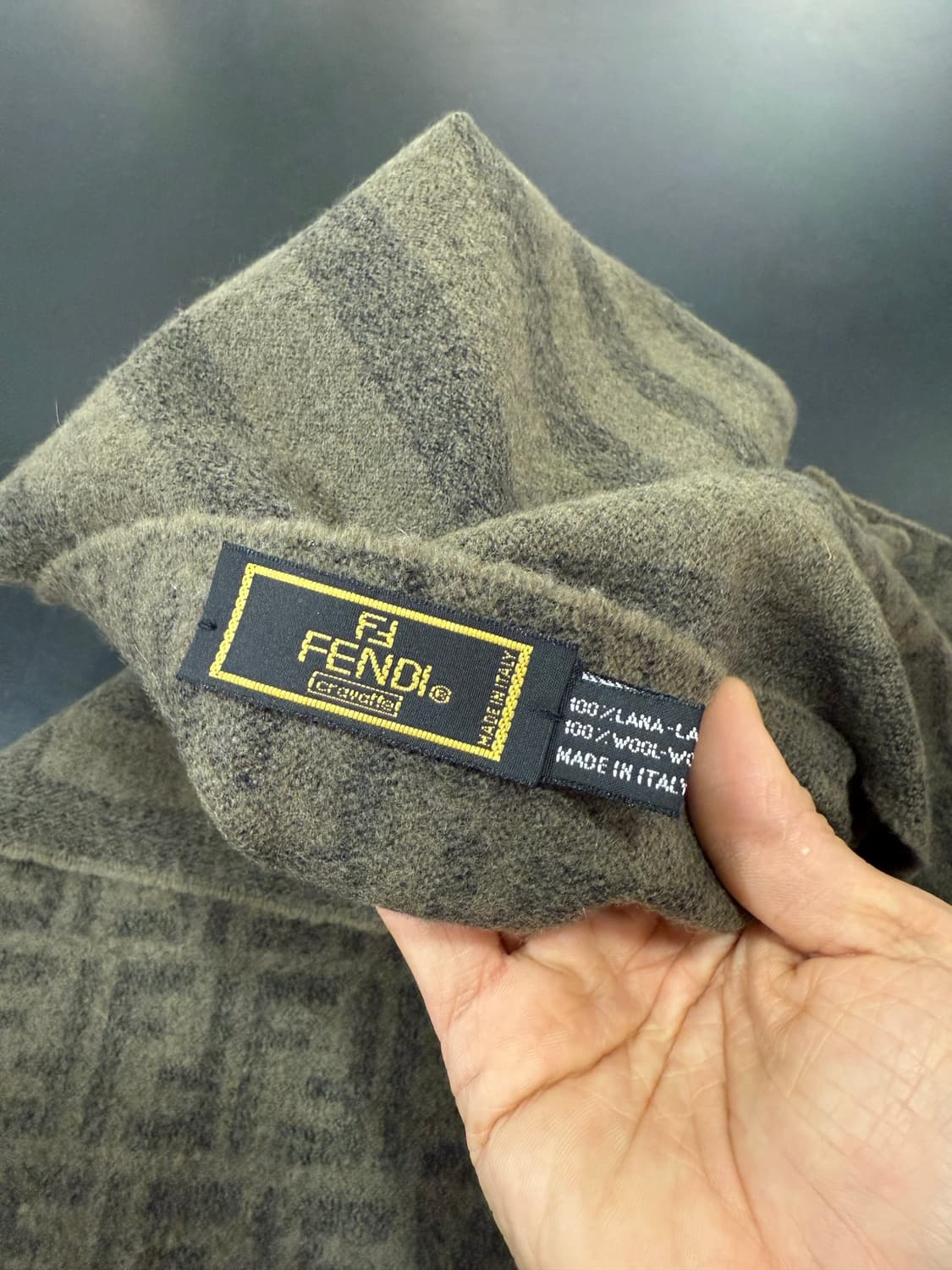 펜디 주카 머플러 상품이미지2