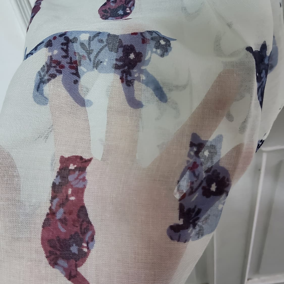 새상품 미센스 고양이 패턴 시스루 스카프 43,000->13,000. 상품이미지6