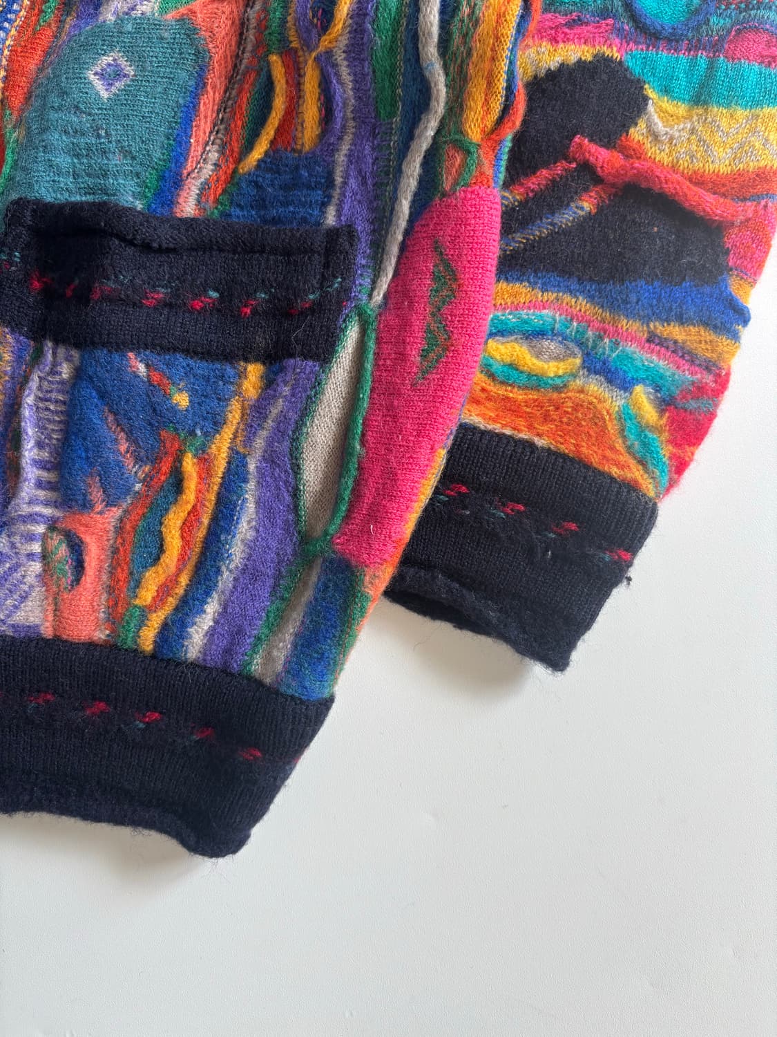 Coogi 쿠지 오스트레일리아 카멜레온 케이블 브이넥 가디건 상품이미지9