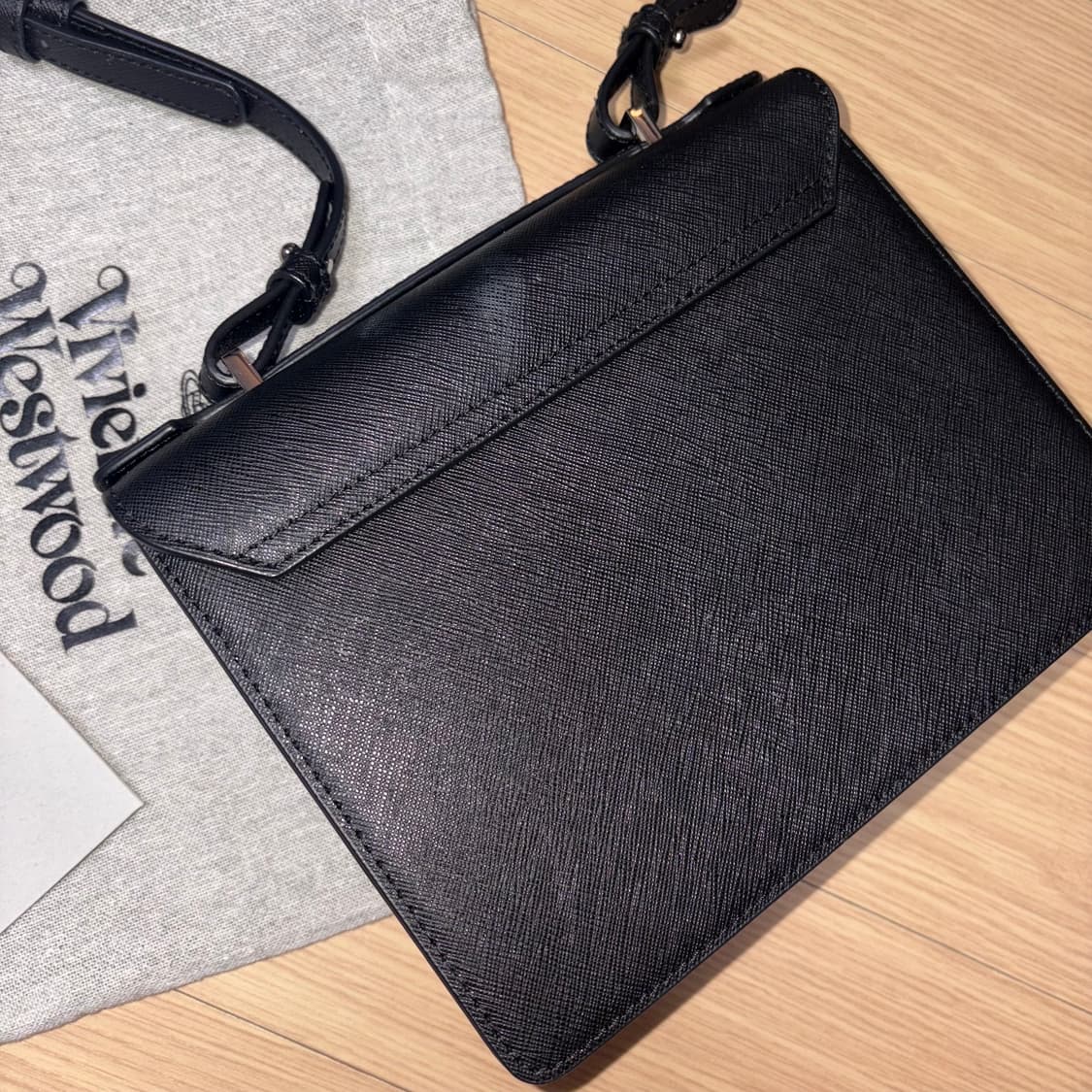 비비안웨스트우드 핌리코 미디움 폴더 숄더백 상품이미지3