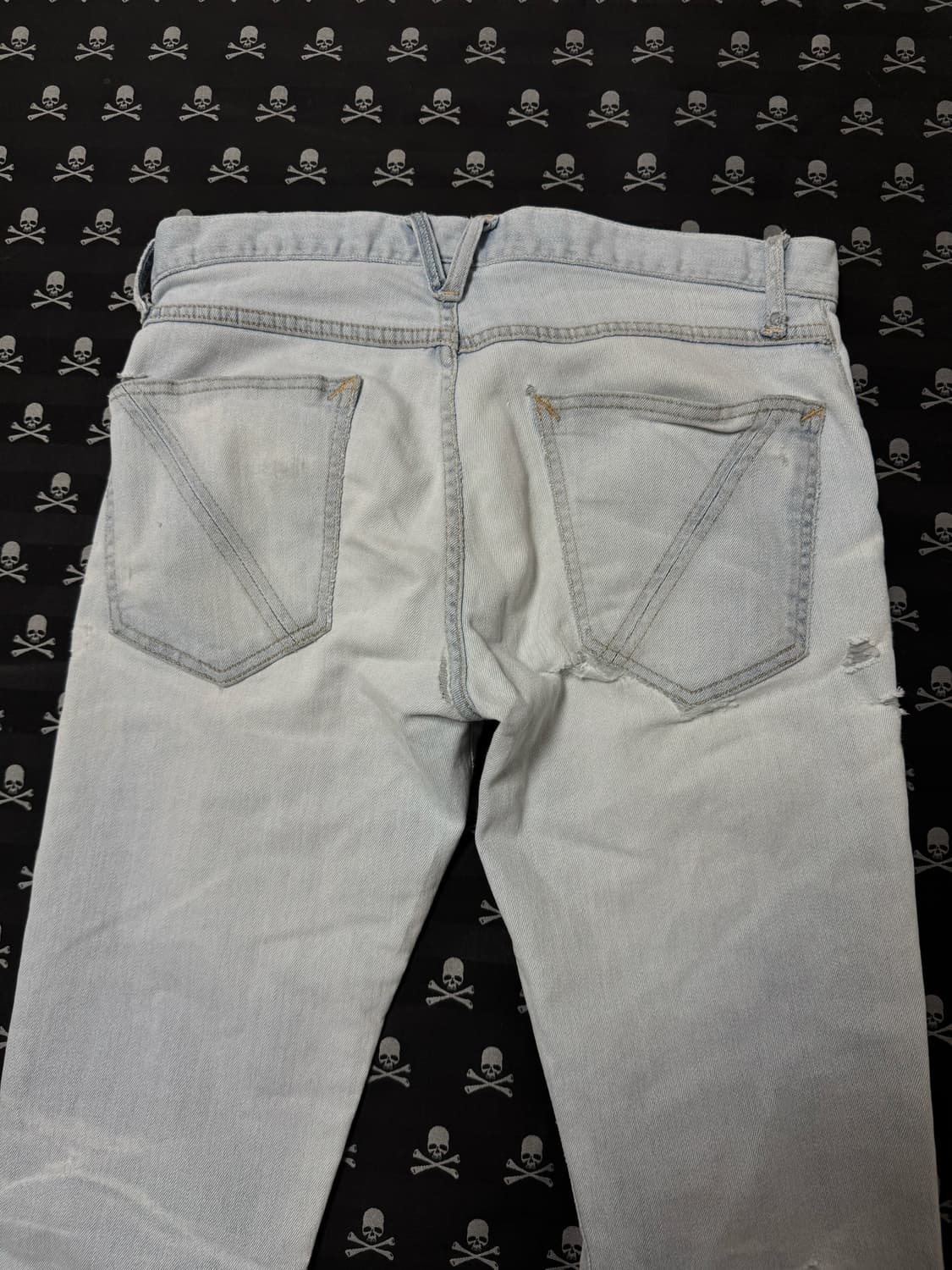 “Vanquish” distress damage jean 상품이미지4