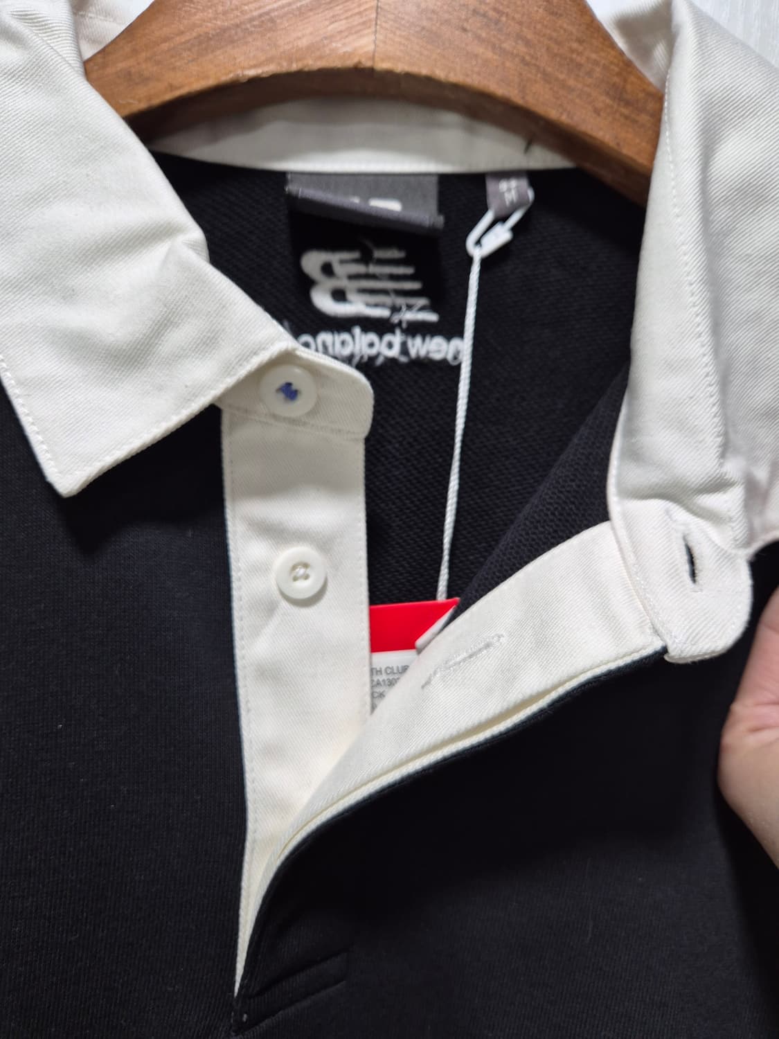 뉴발란스 카라넥 맨투맨 블랙.새상품 상품이미지4