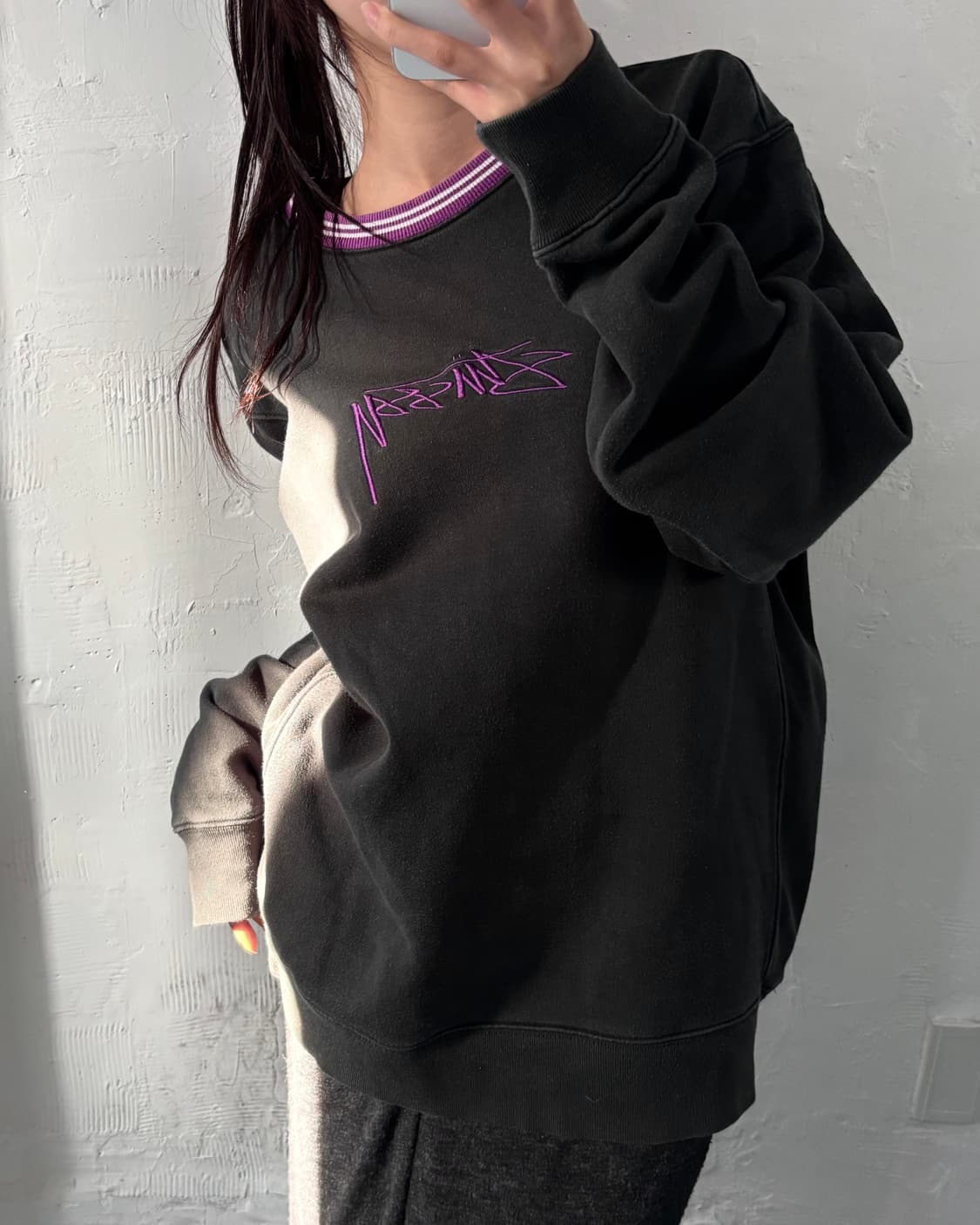 Stussy 스투시 퍼플 로고 맨투맨 상품이미지1