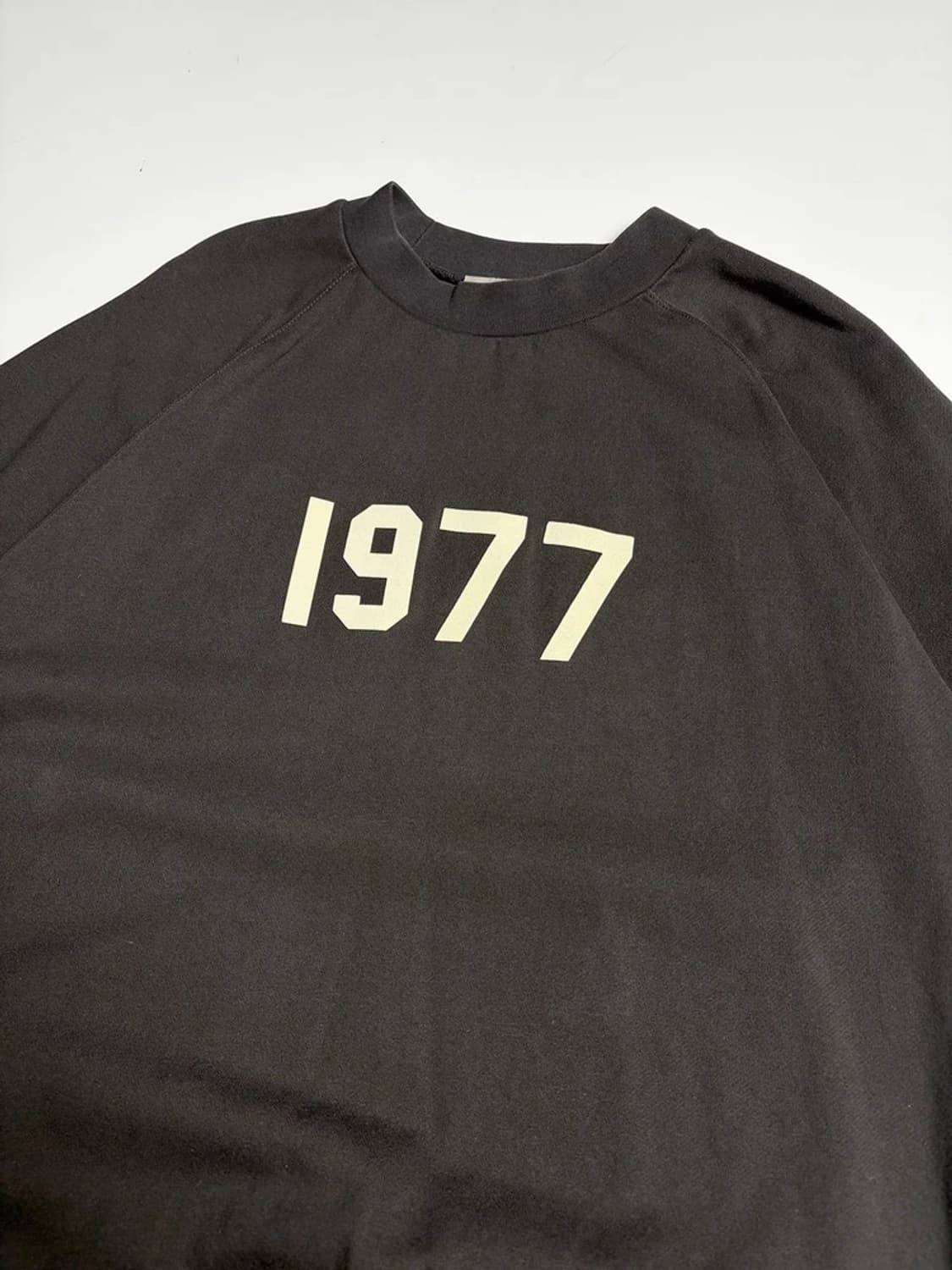 에센셜 피어오브갓 1977 레글런 크루넥 반팔 티셔츠 R1163 상품이미지2