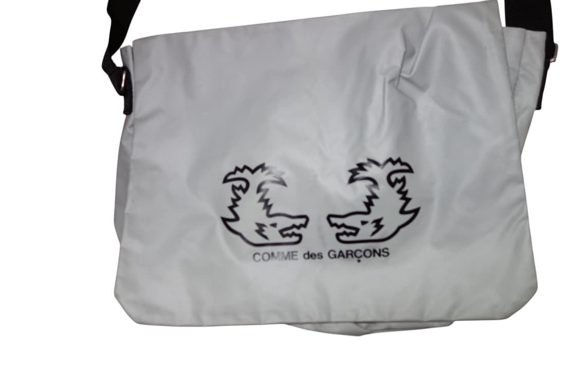 •꼼데가르송 나고야 한정판 메신저백 상품이미지4