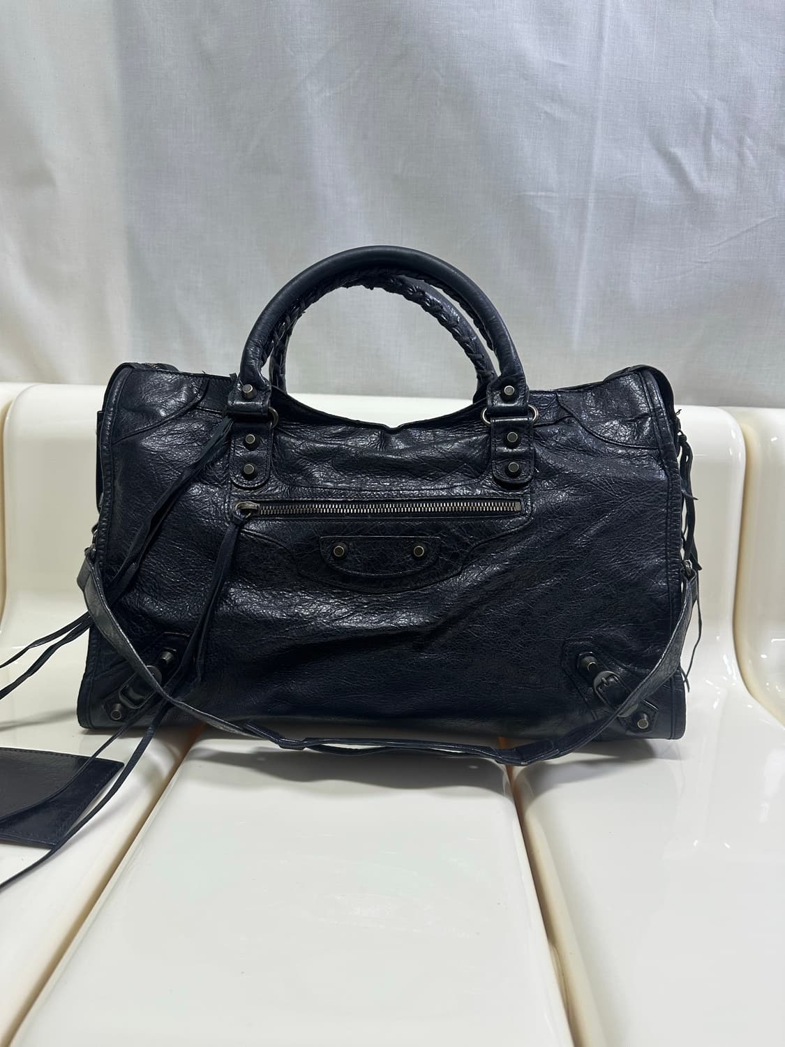 ❌거래중[A 정품] 발렌시아가 시티 모터백 미디움 블랙 상품이미지8