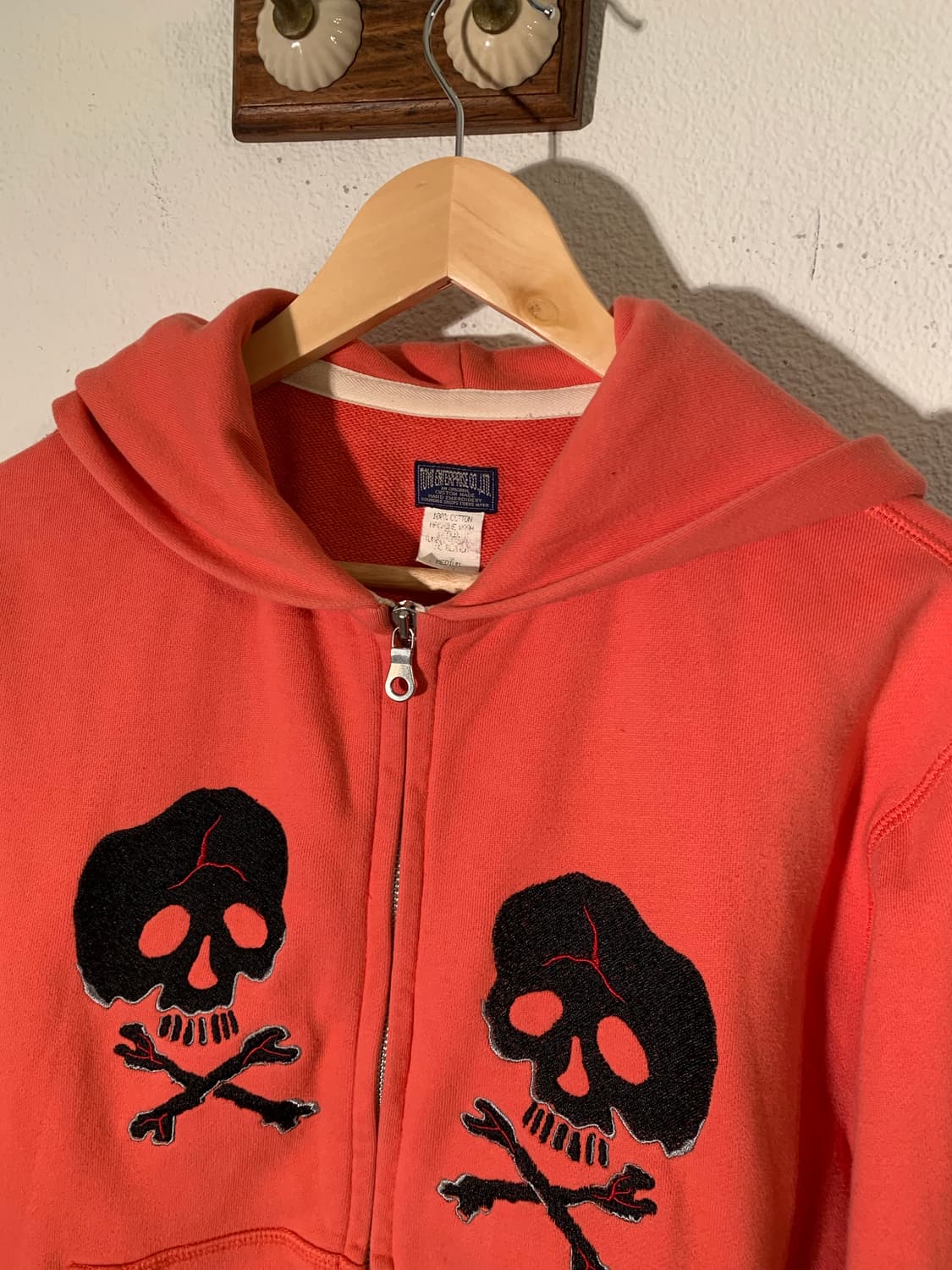 토요엔터프라이즈 체인스티치 수베니어 스컬 오렌지 후드 집업 상품이미지3