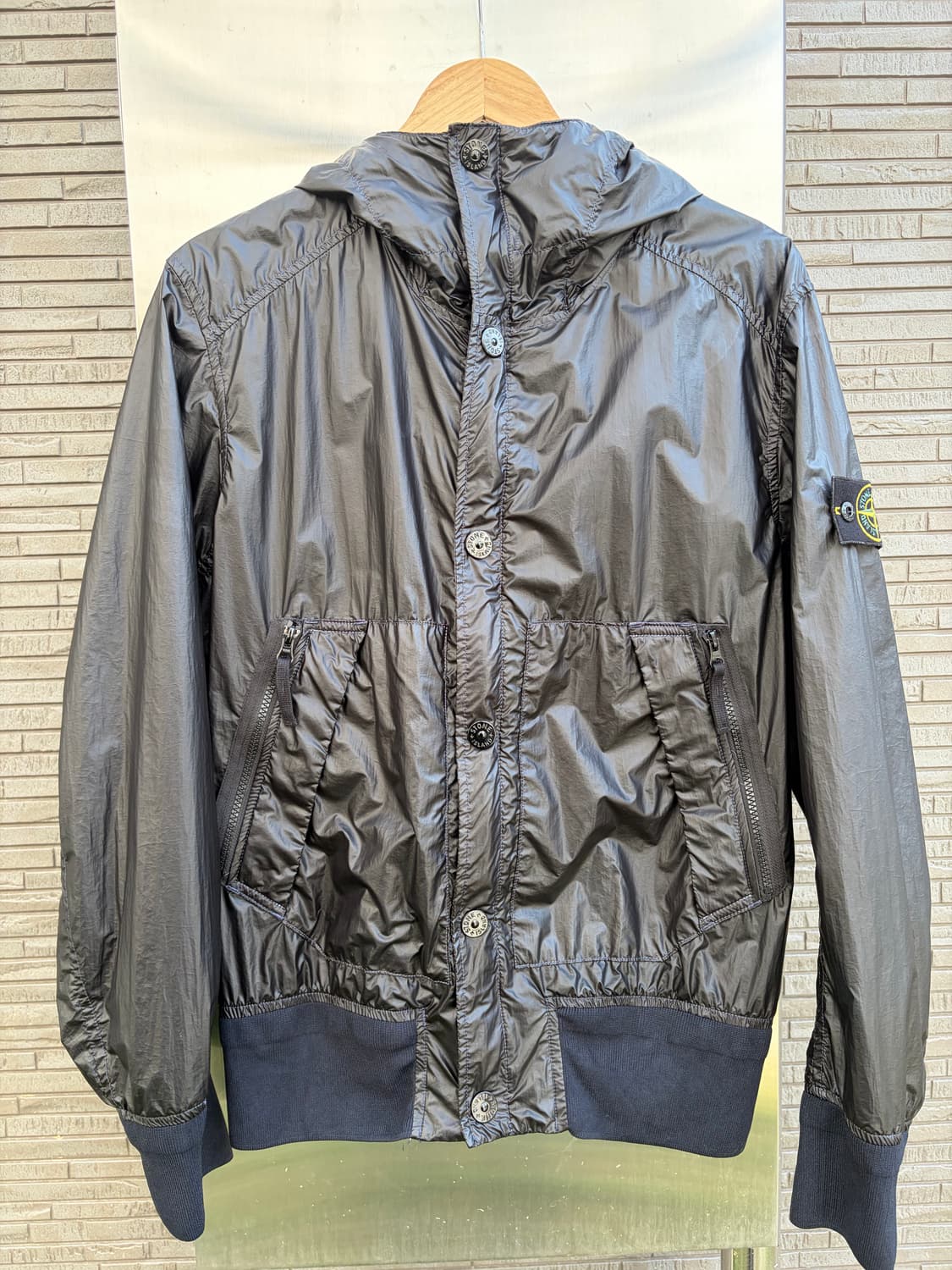 스톤아일랜드 글라스 자켓,바람막이(양홍원 착용) 상품이미지4