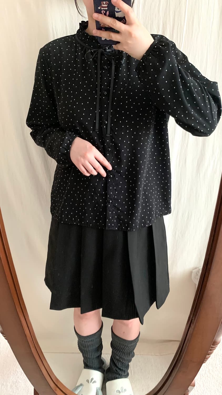 COLZA 프릴넥 리본 도트 블라우스 상품이미지5