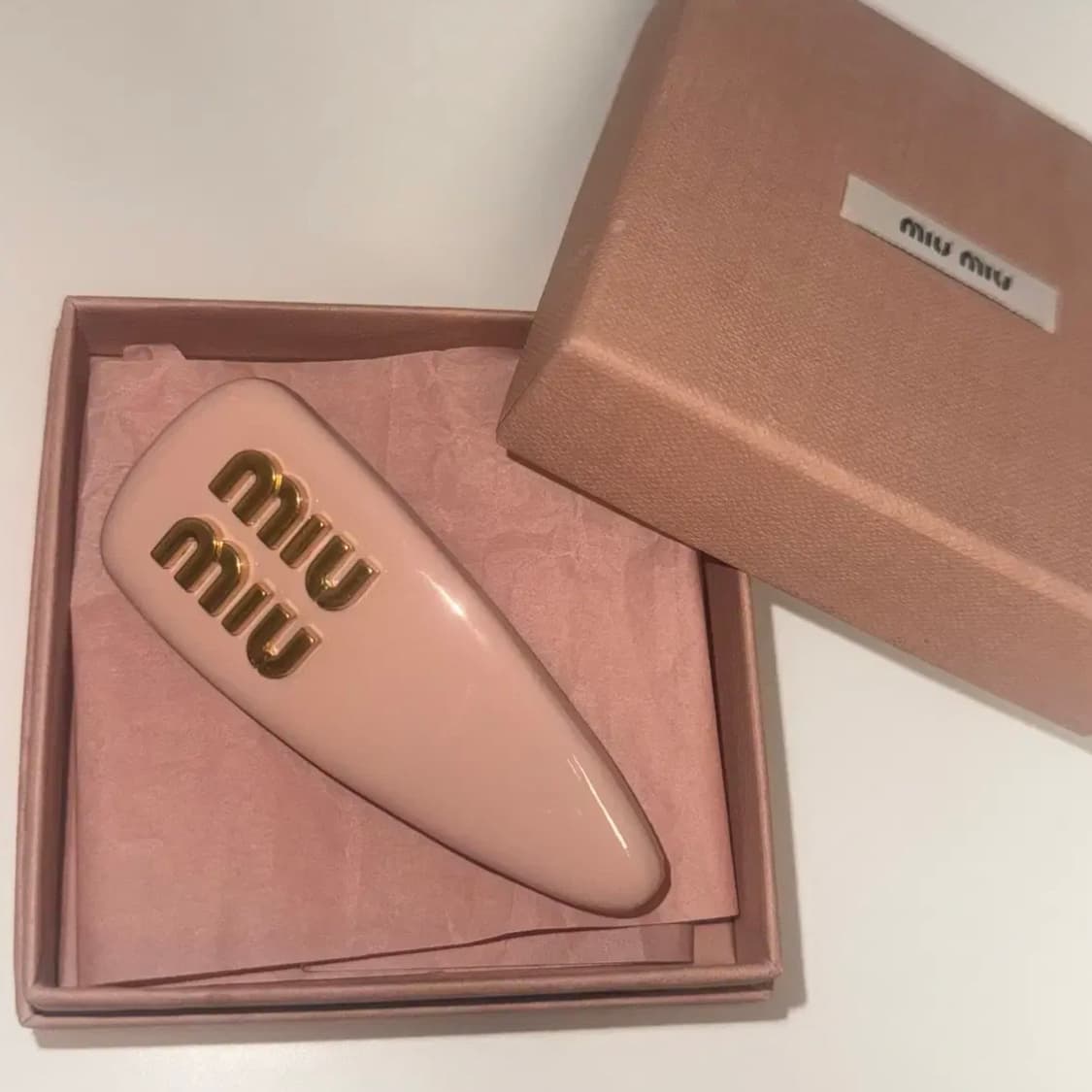 정품 미우미우 헤어핀 머리핀 핑크 상품이미지1