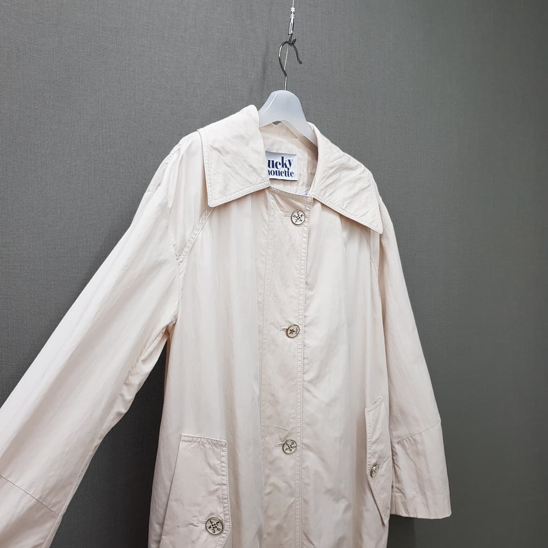 럭키슈에뜨 셔링 웨이스트 버튼 원피스 겸 롱 자켓 36사이즈 상품이미지3