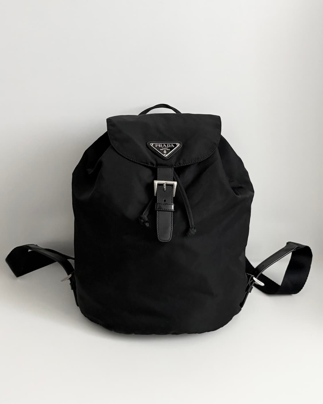 PRADA 프라다 삼각 플레이트 백팩 상품이미지1